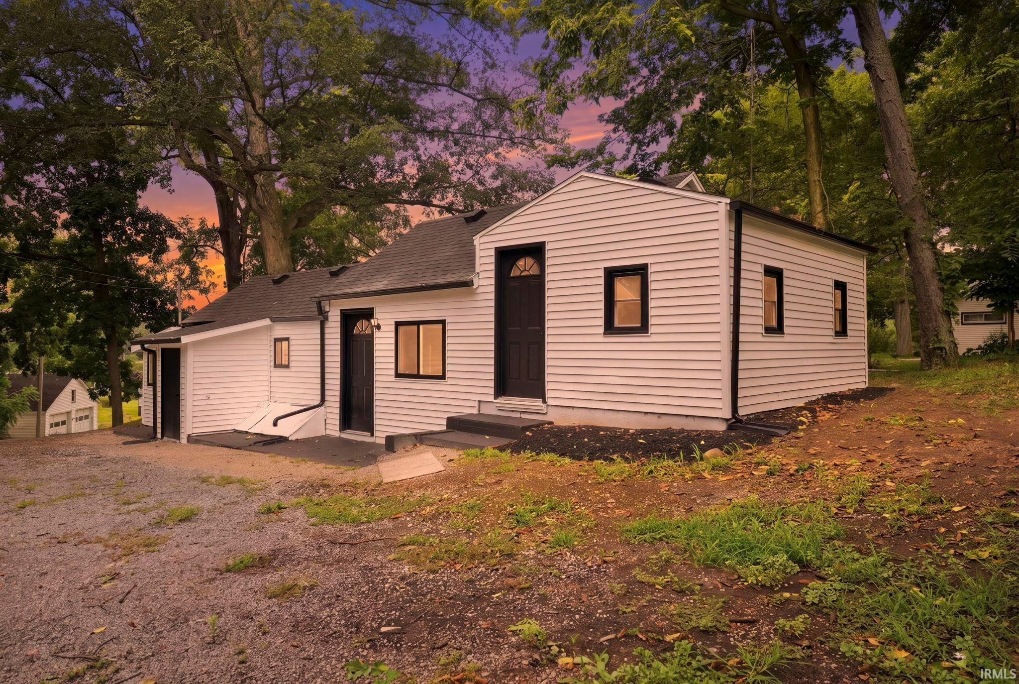 3240 W Shoreline Drive — photo