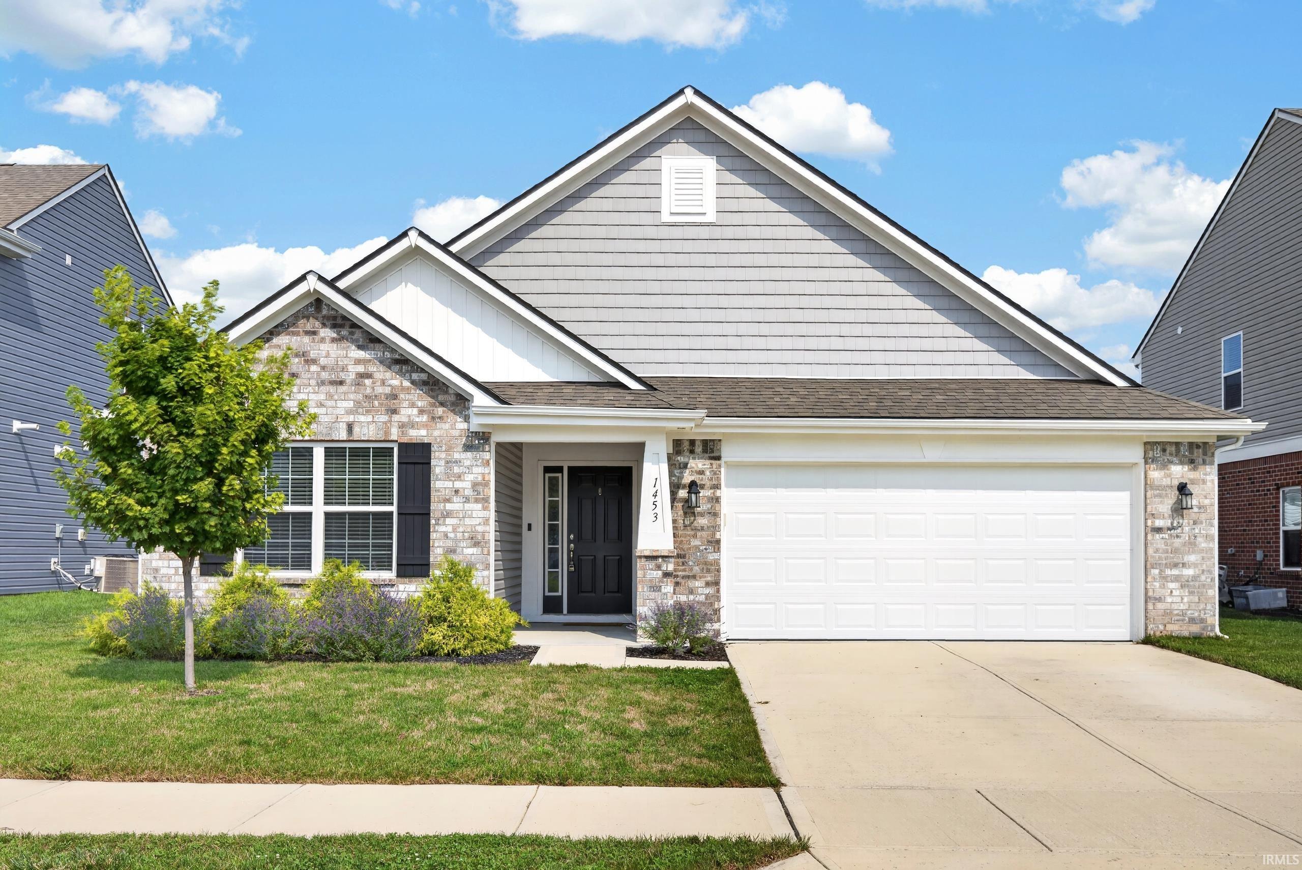 1453 Willow Tree Lane — photo