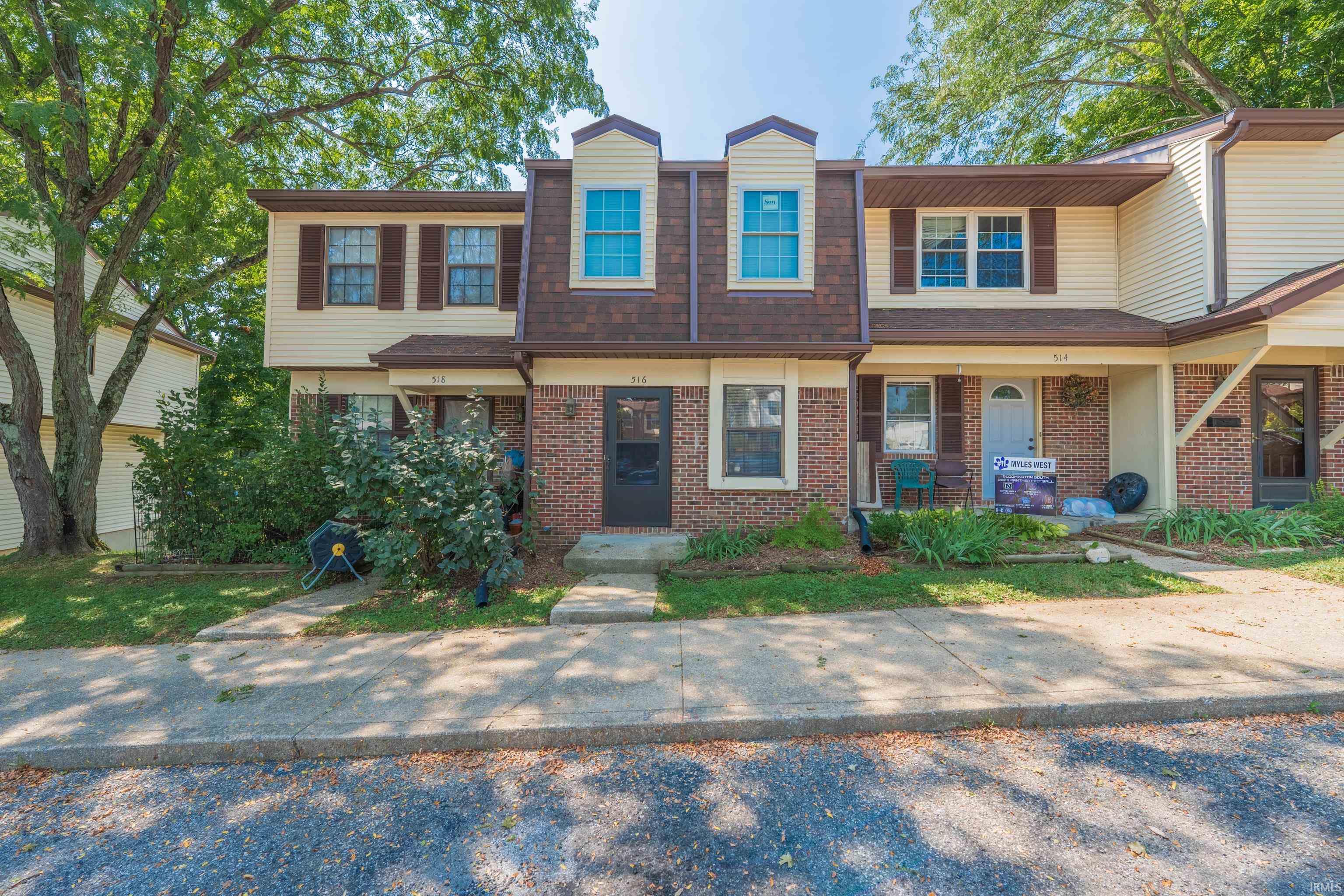 516 E Graham Place — photo