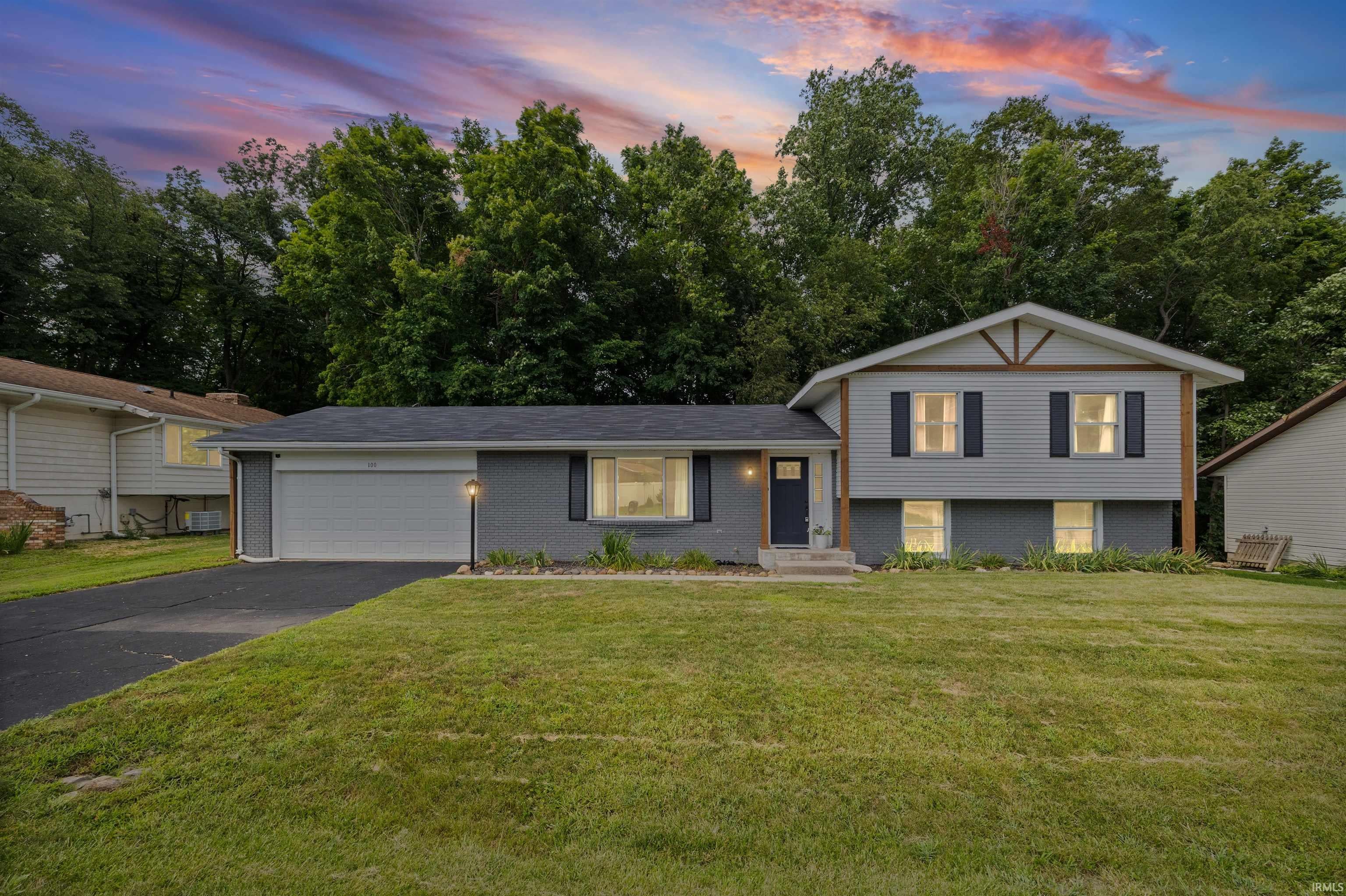 100 Foxwood Court — photo