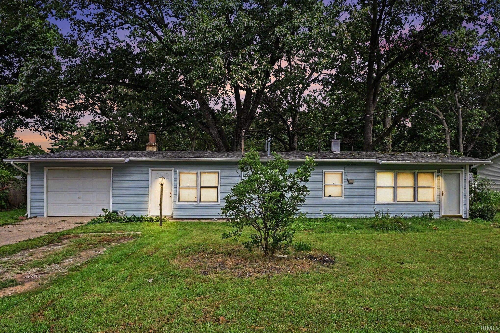 27741 a Court — photo