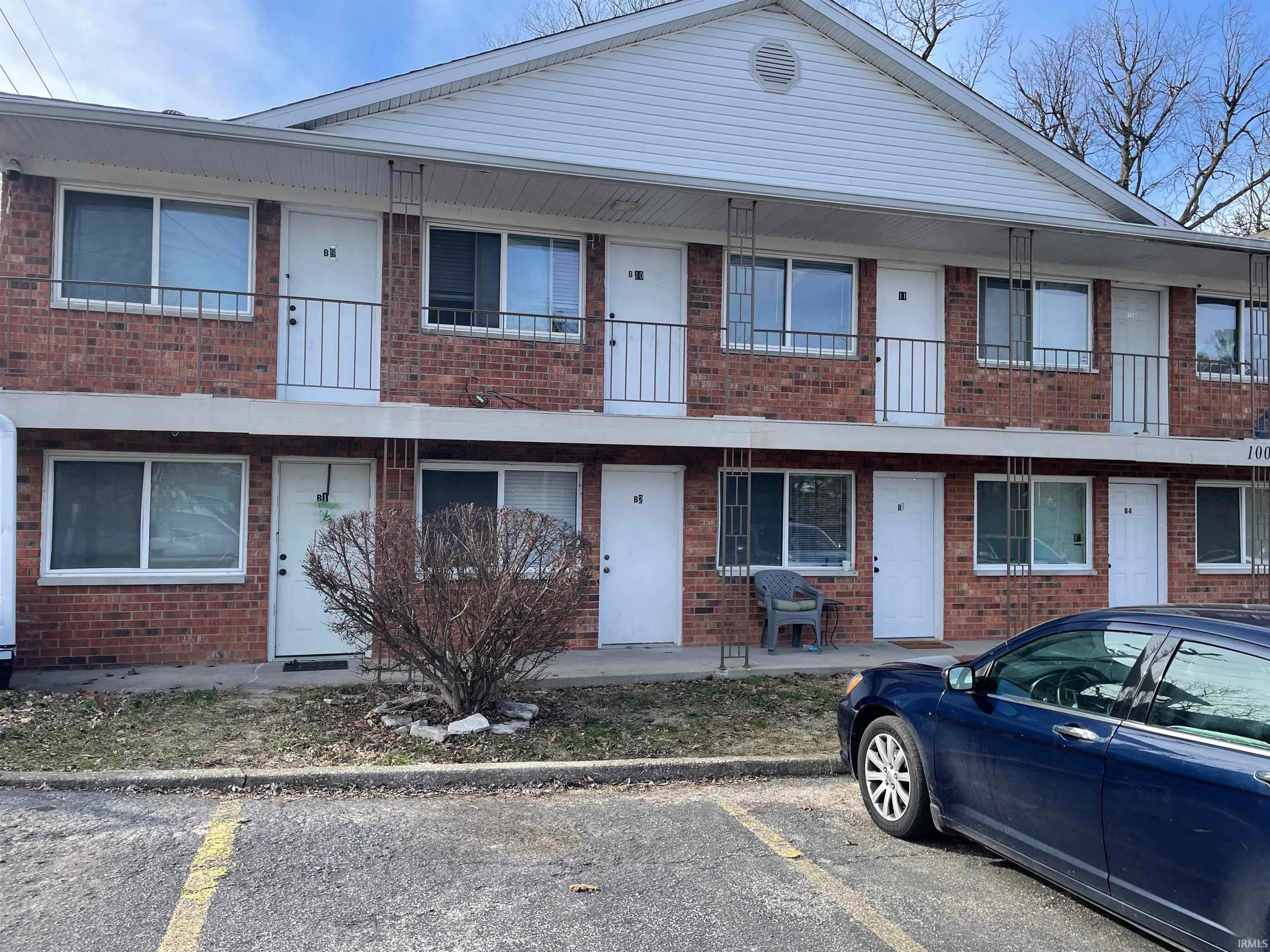 1005 N Rogers Street B-15 — photo