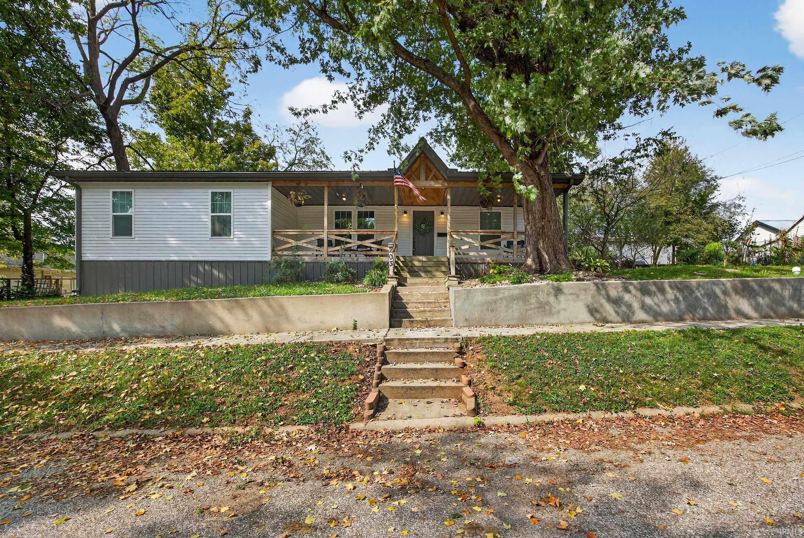 203 NE 1st Street — photo