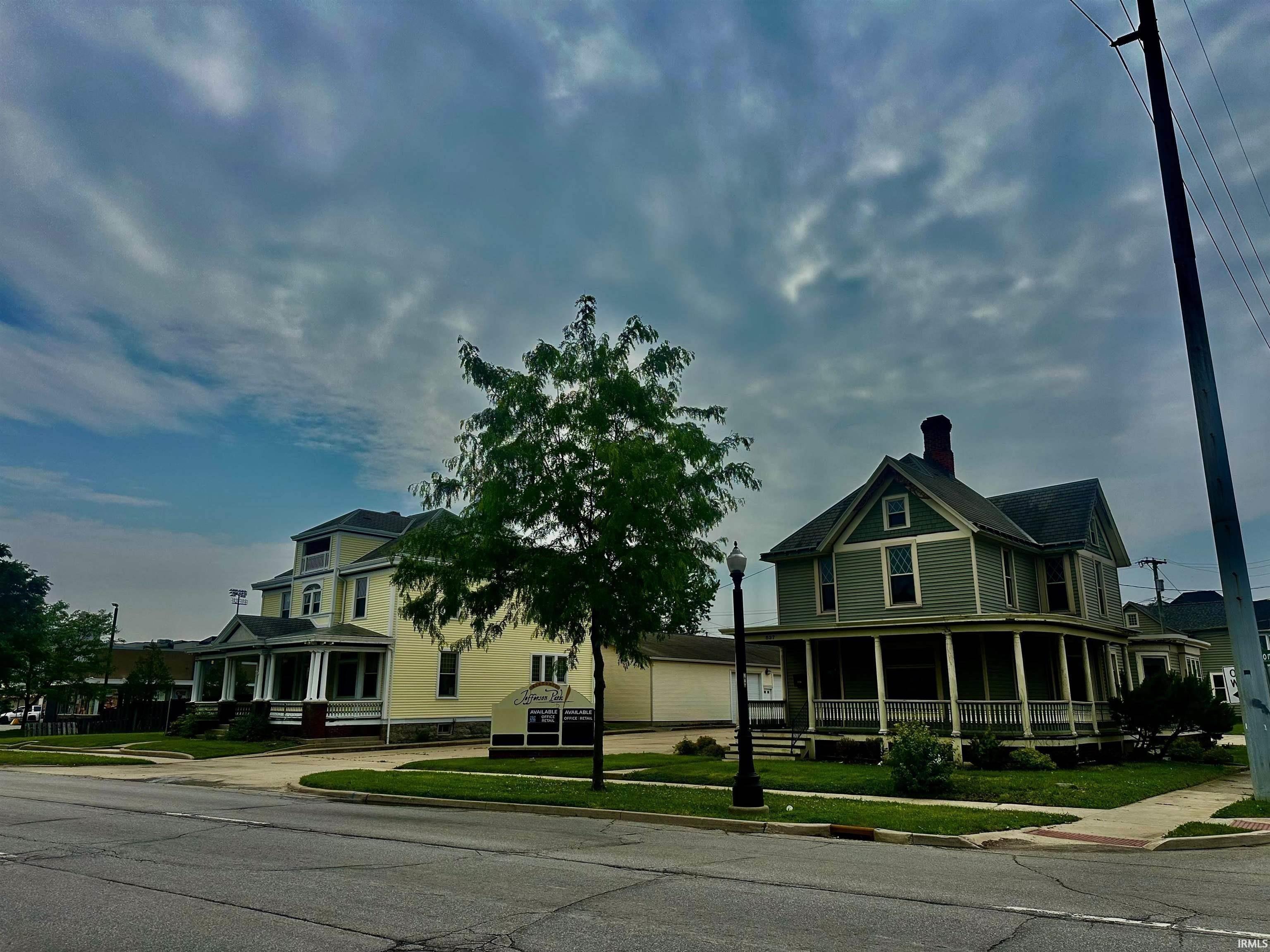 529 W Jefferson Boulevard — photo
