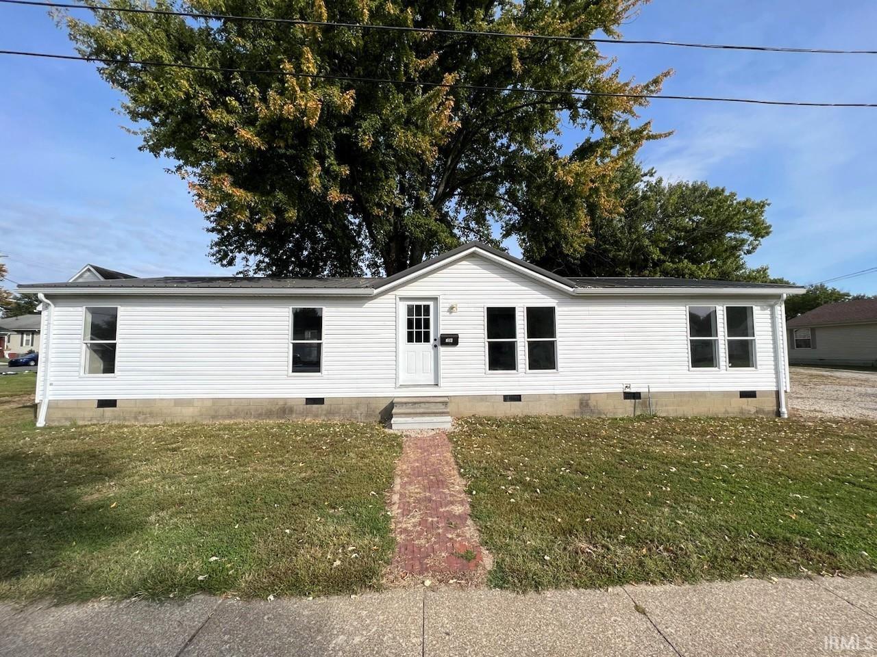 704 E First Street — photo