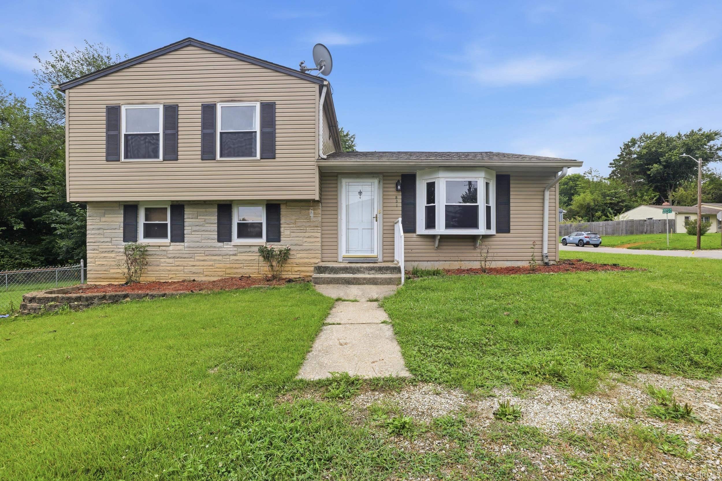 831 W Briarcliff Drive — photo