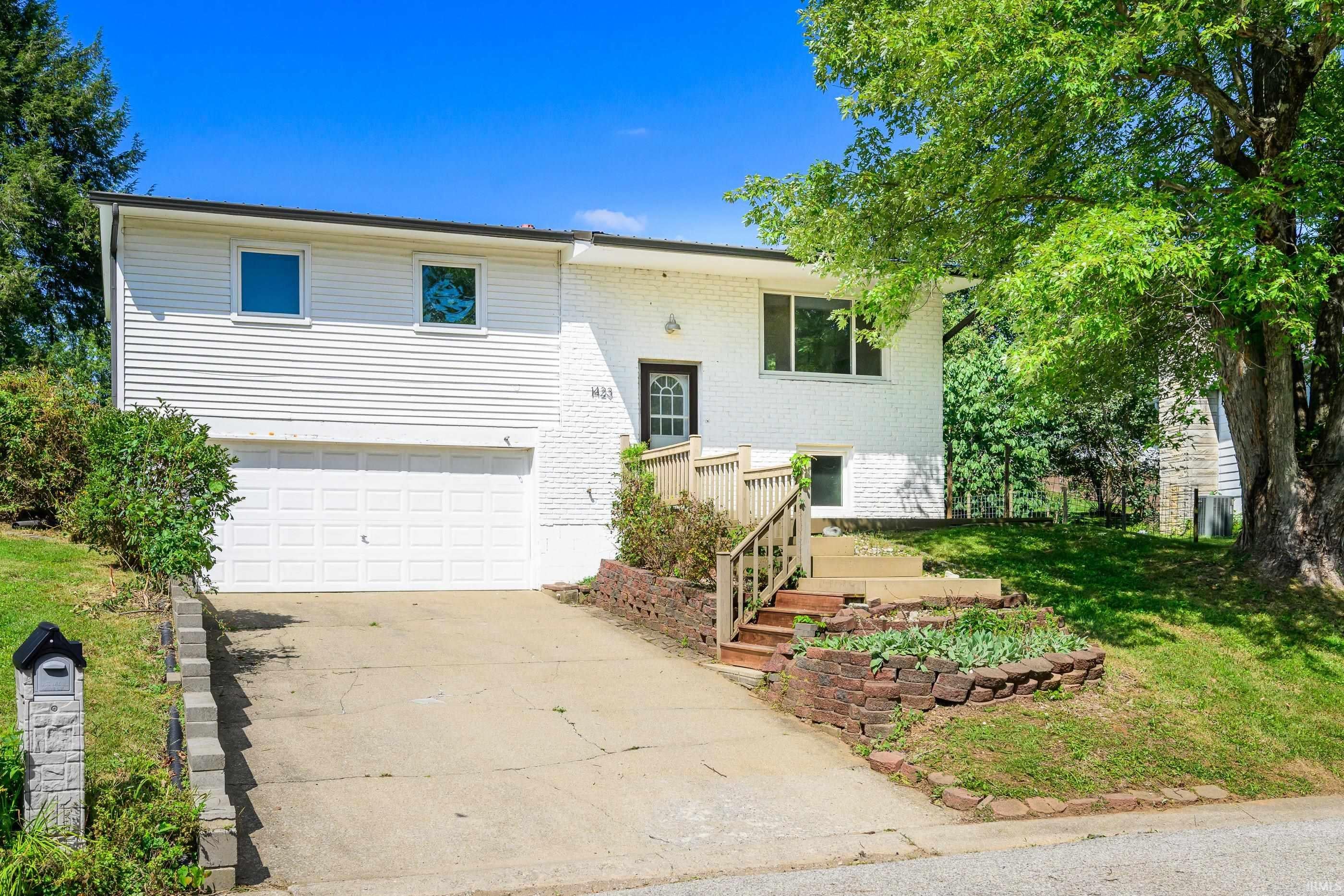1423 E Dunstan Drive — photo