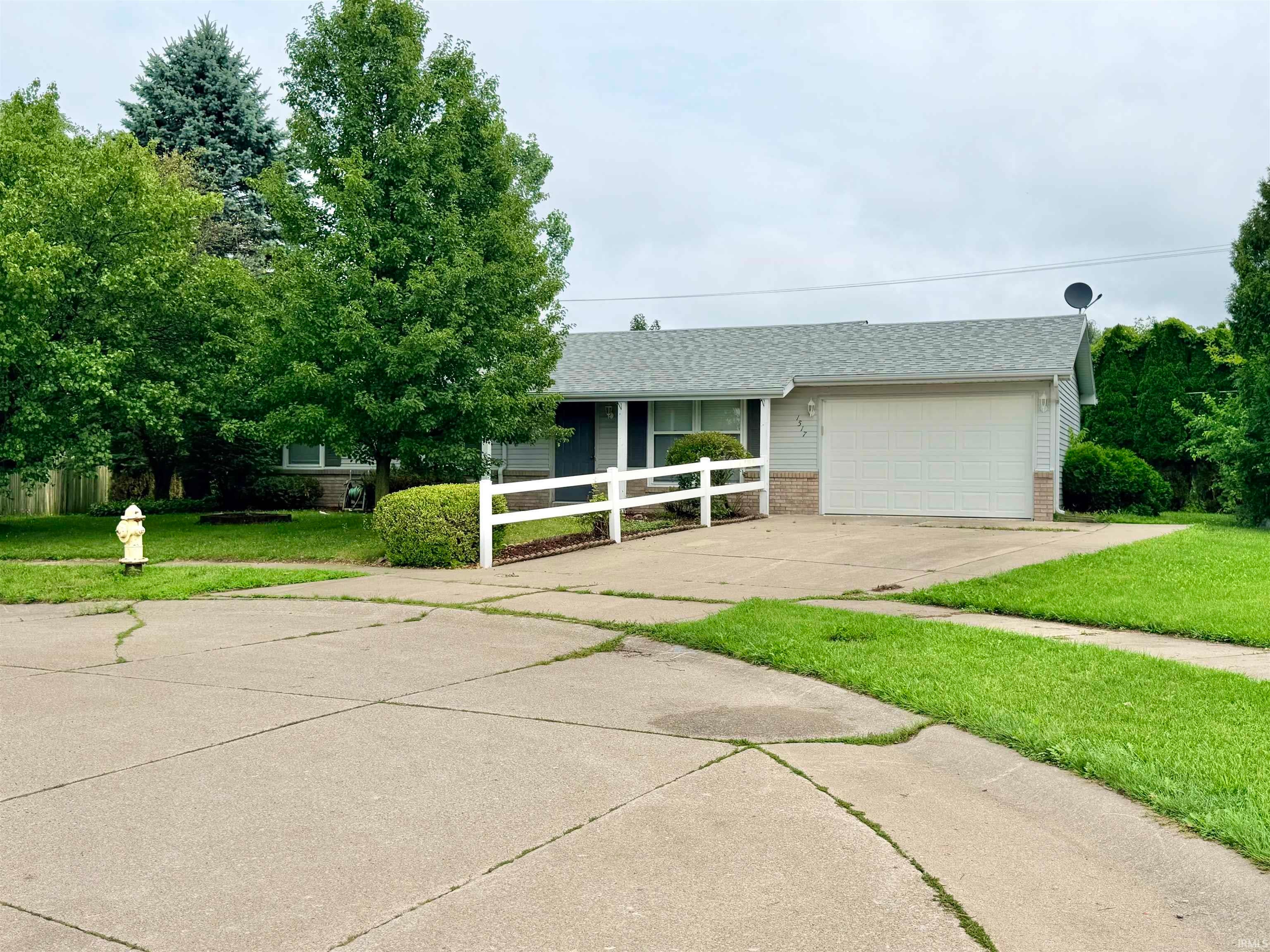 1517 Knoll Crest Drive — photo