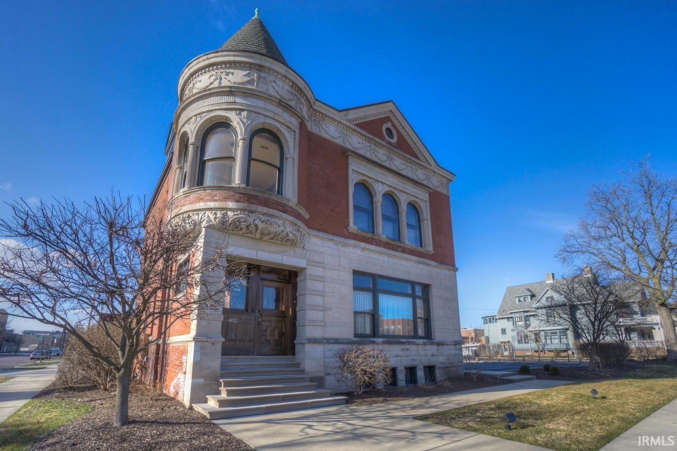 402 W Washington Street — photo