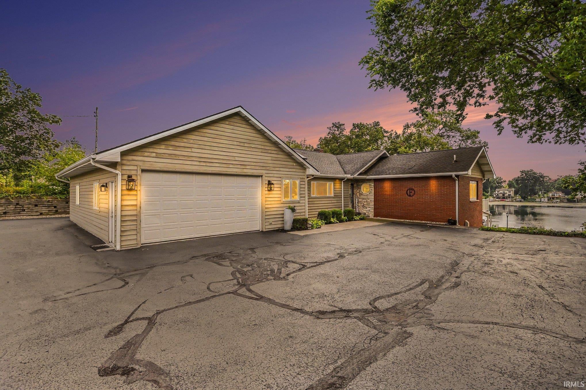 11680 Jefferson Road — photo