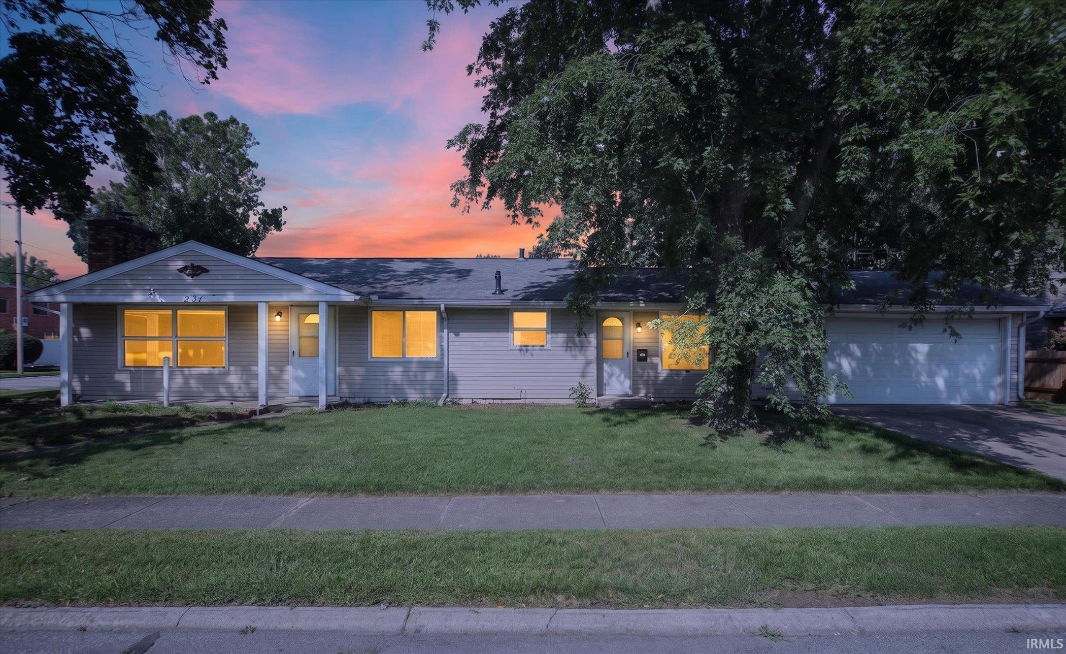 231 S Holiday Drive — photo