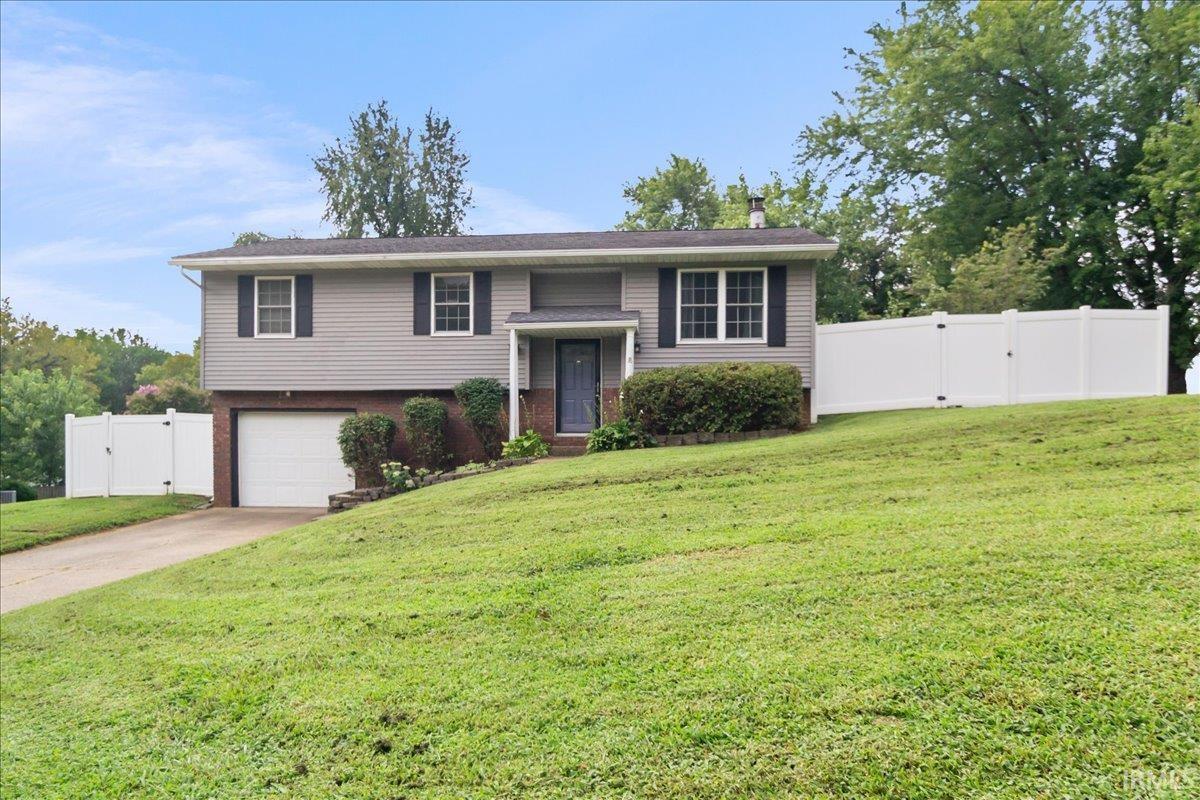 6899 Pleasant Valley Court — photo