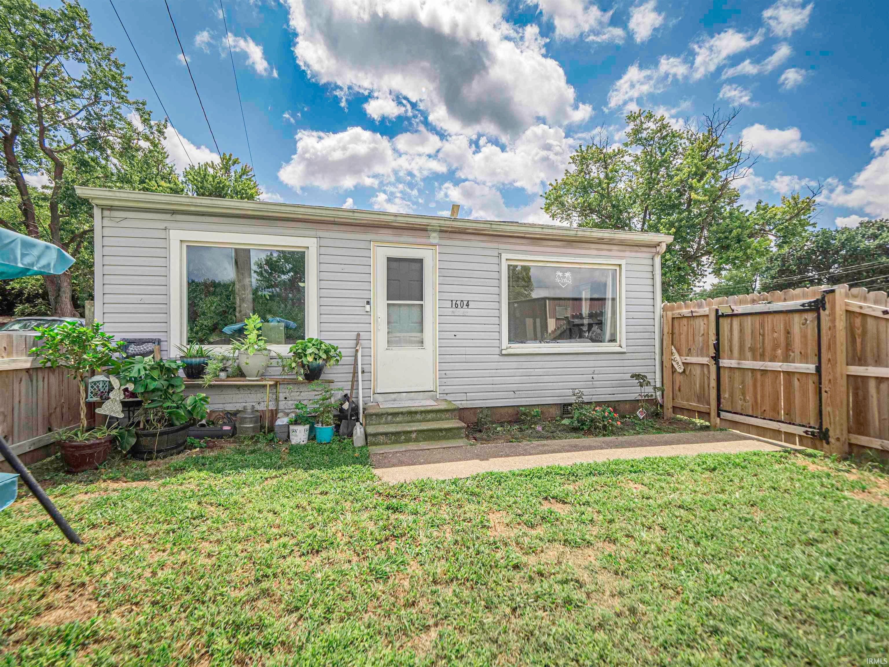 1604 Allens Lane — photo
