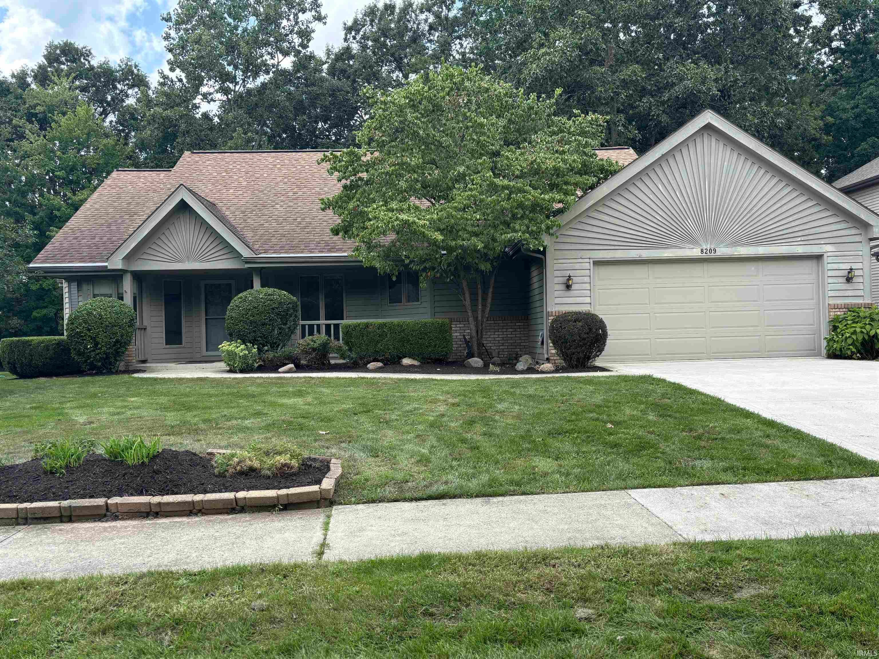 8209 Summerset Place — photo