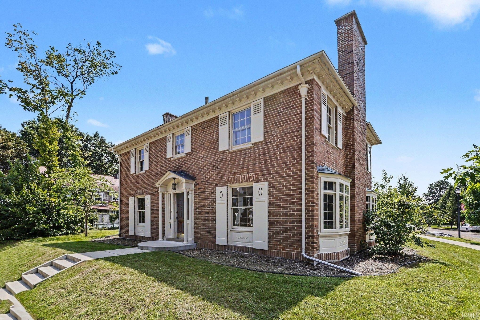 919 Riverside Drive — photo