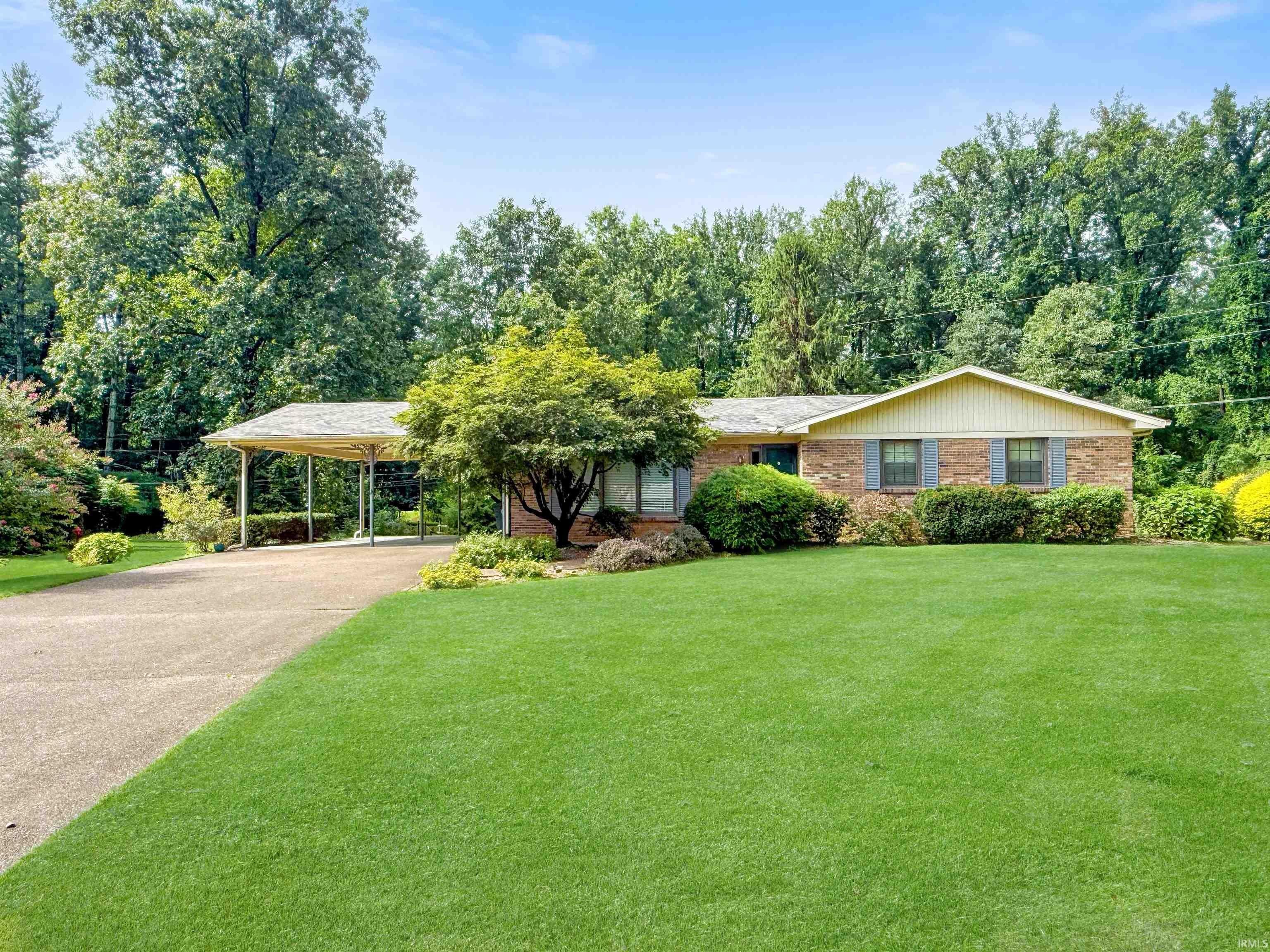 653 Greenview Drive — photo