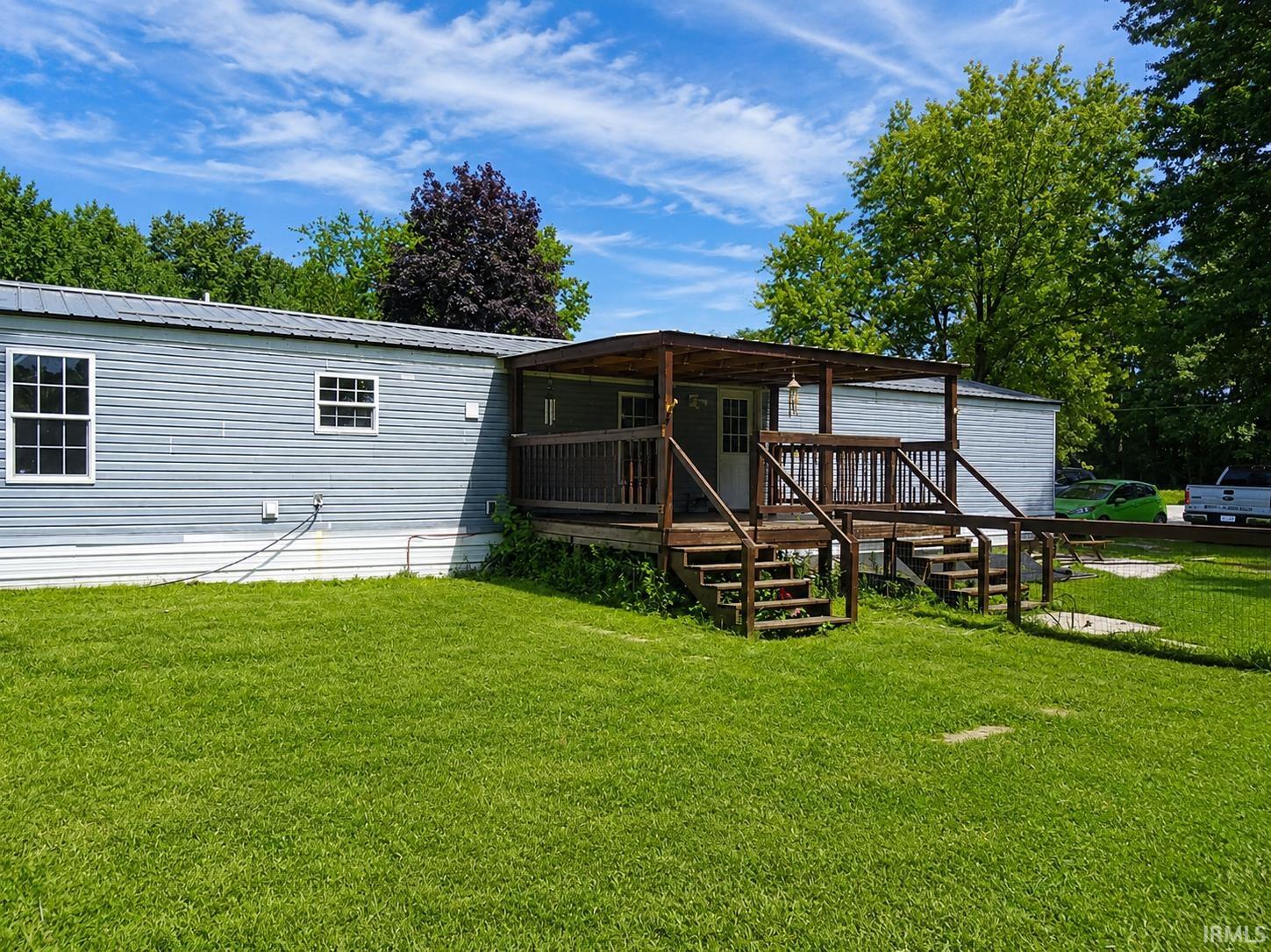 8215 S US. 421 — photo