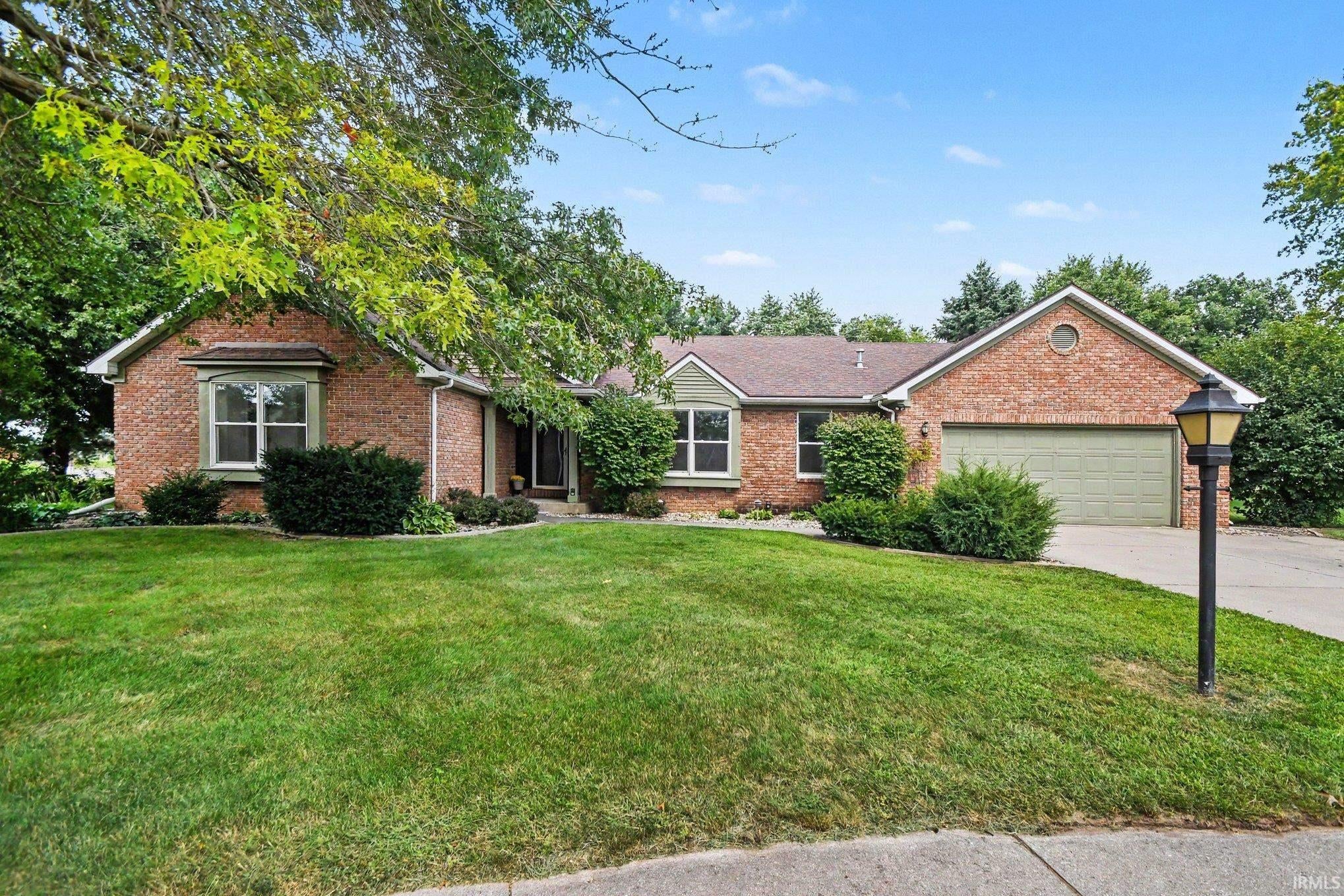 1402 Ashton Court — photo