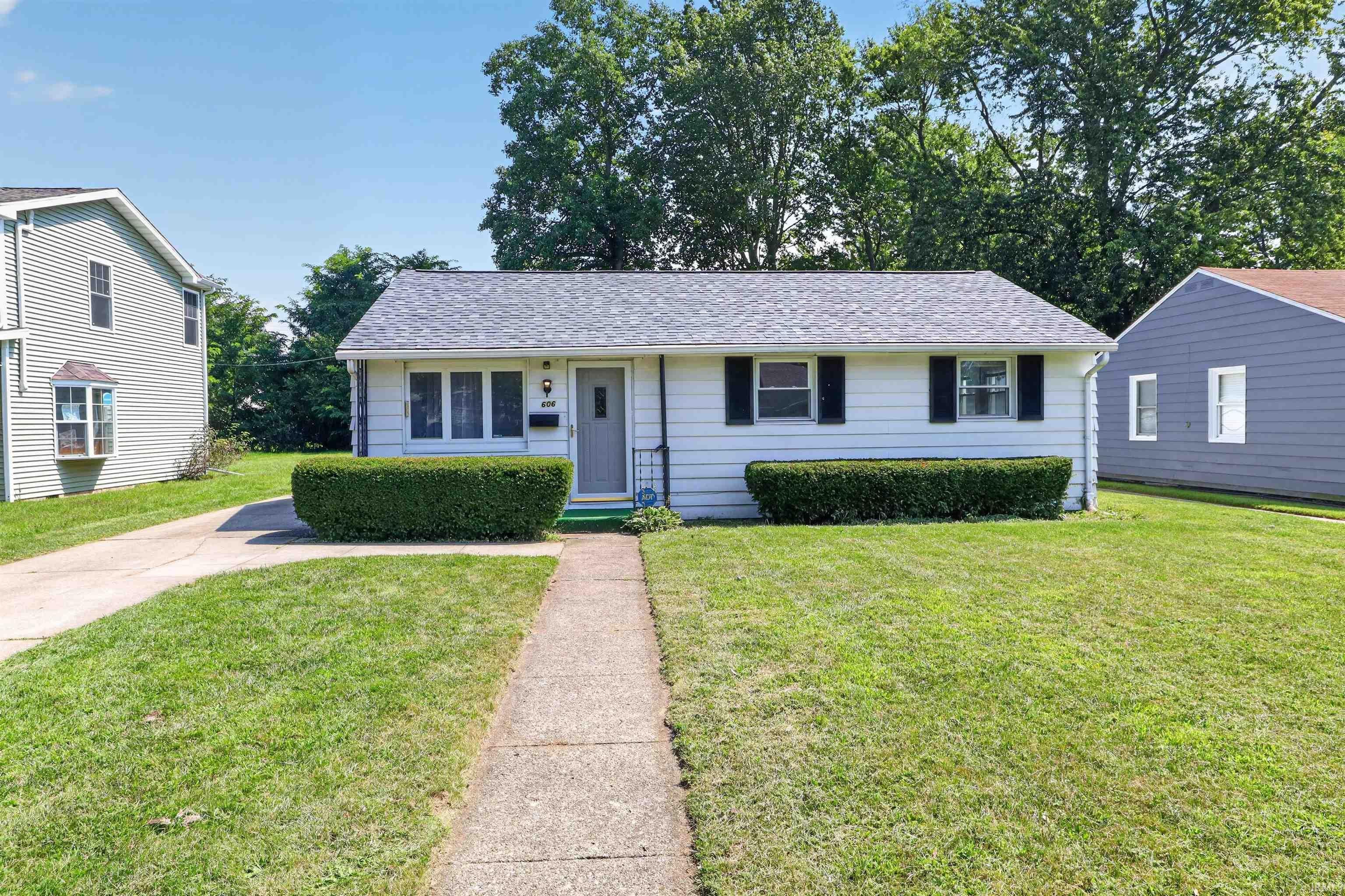 606 N Twyckenham Drive — photo