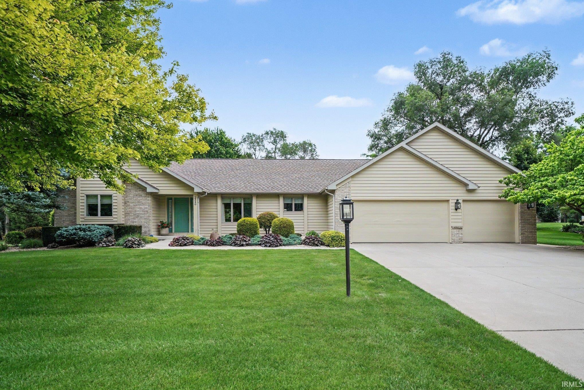 2340 S Clover Lane — photo
