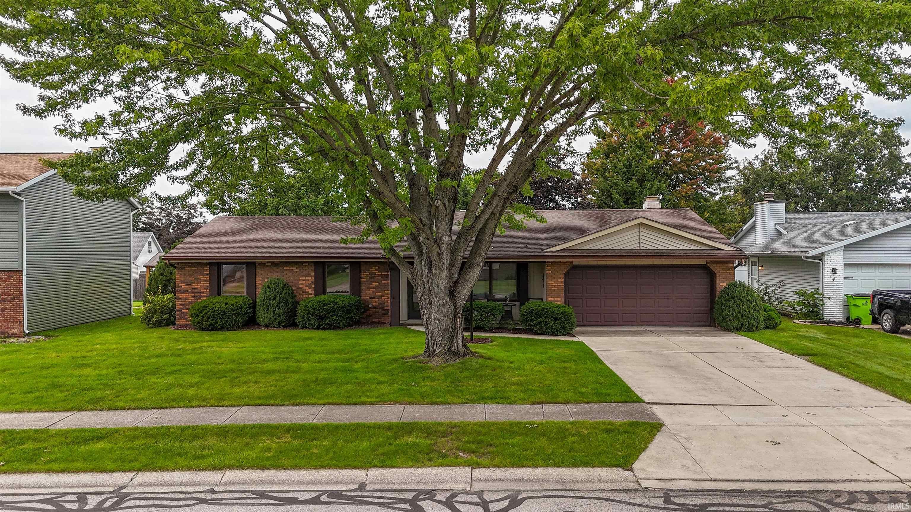 1550 Canterbury Court — photo