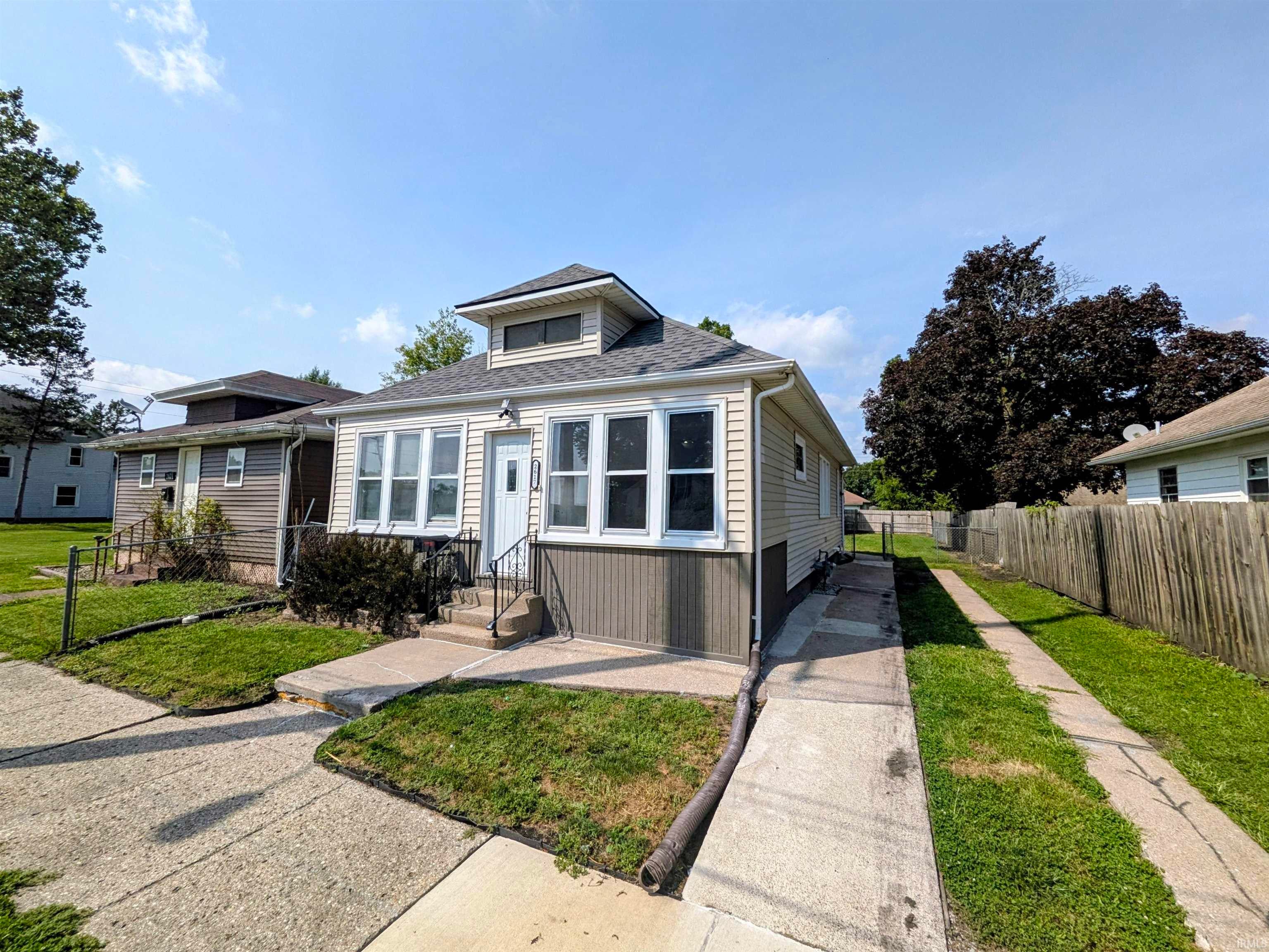 2617 Dunham Street — photo