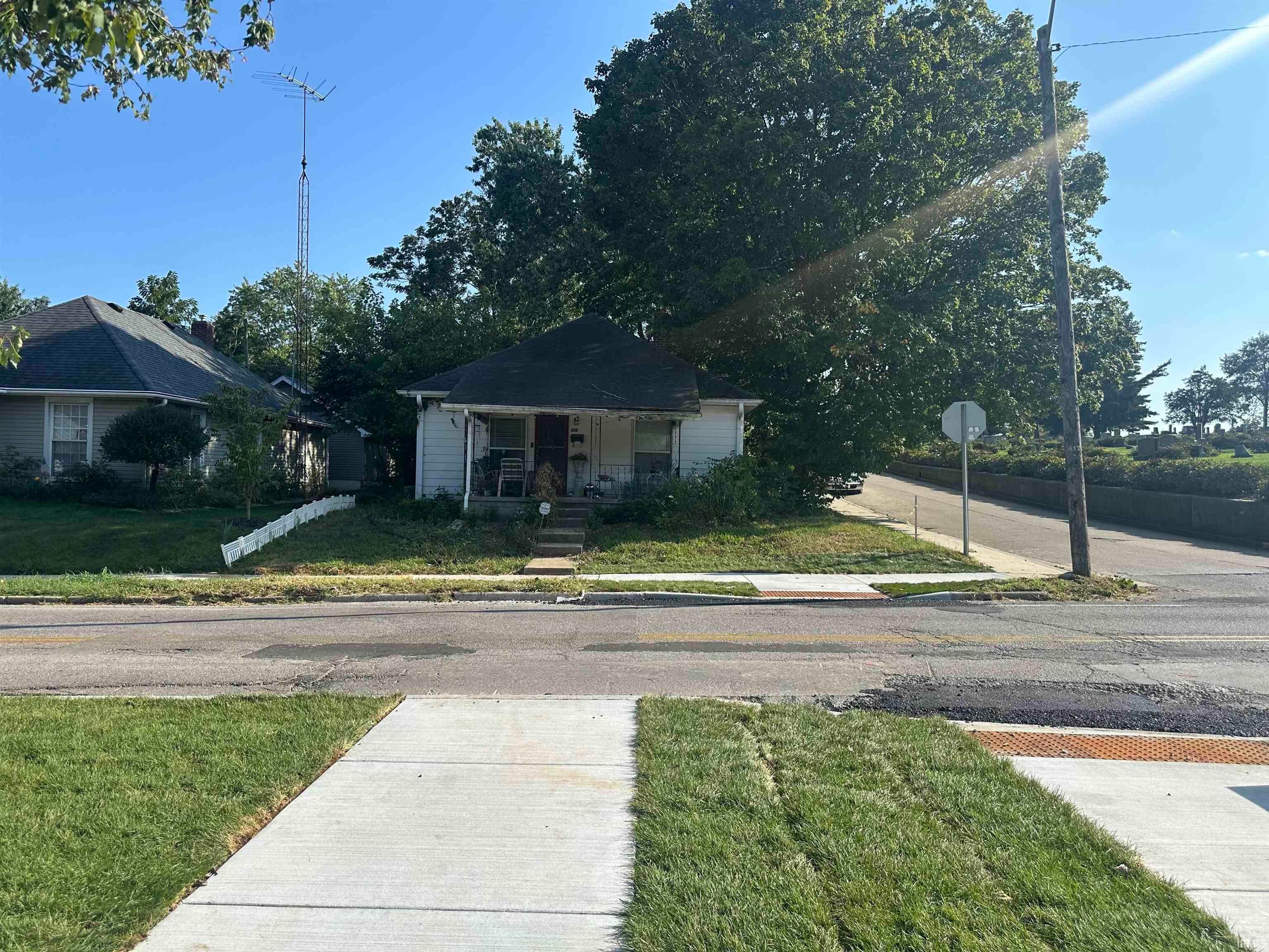 935 W Kirkwood Avenue — photo