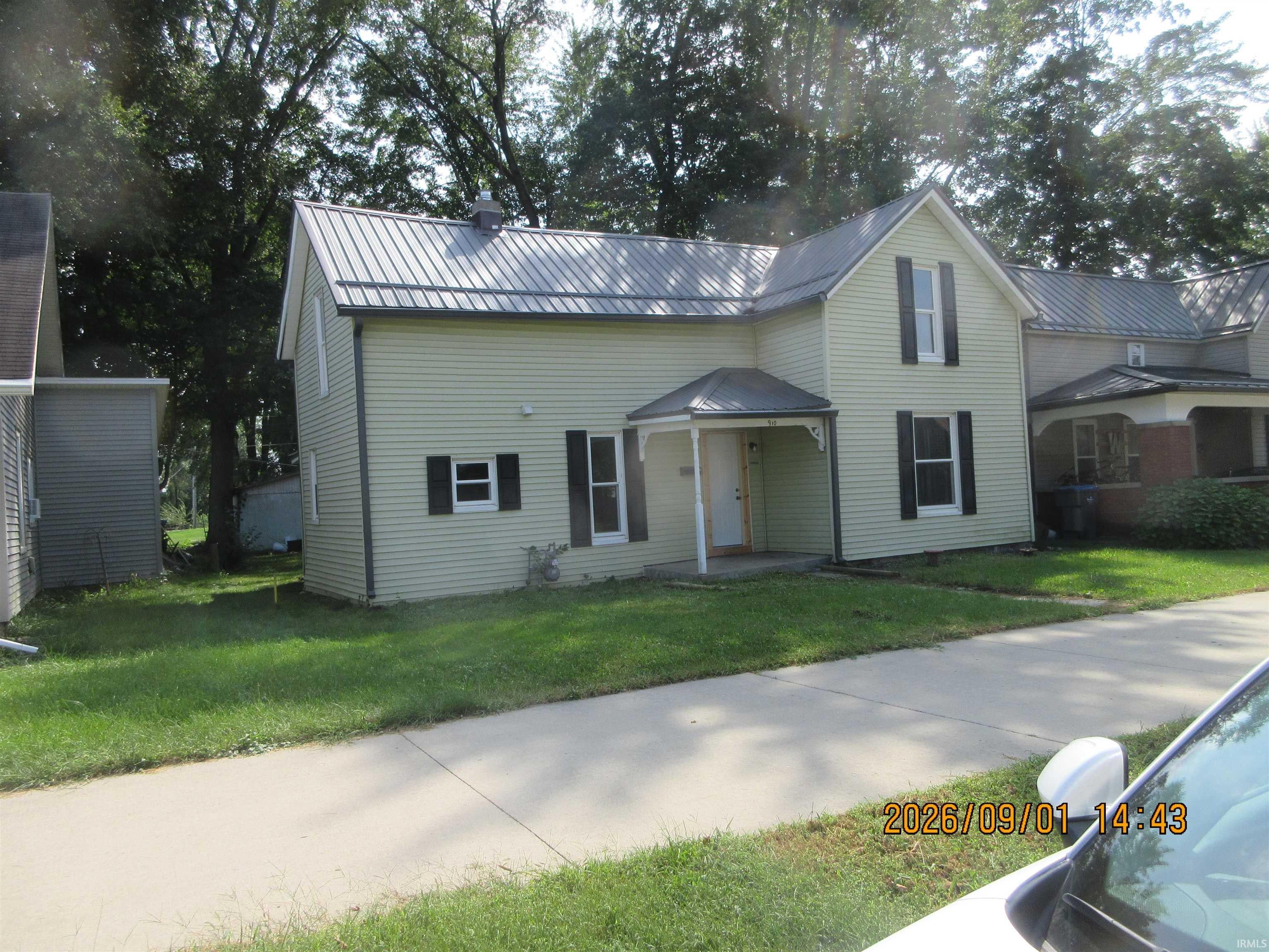 910 E Market Street — photo