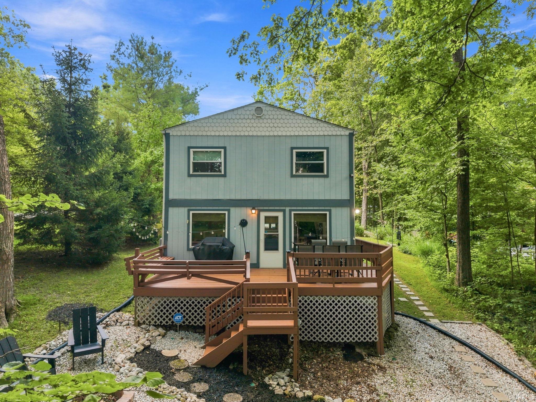 8031 Center Lake Road — photo