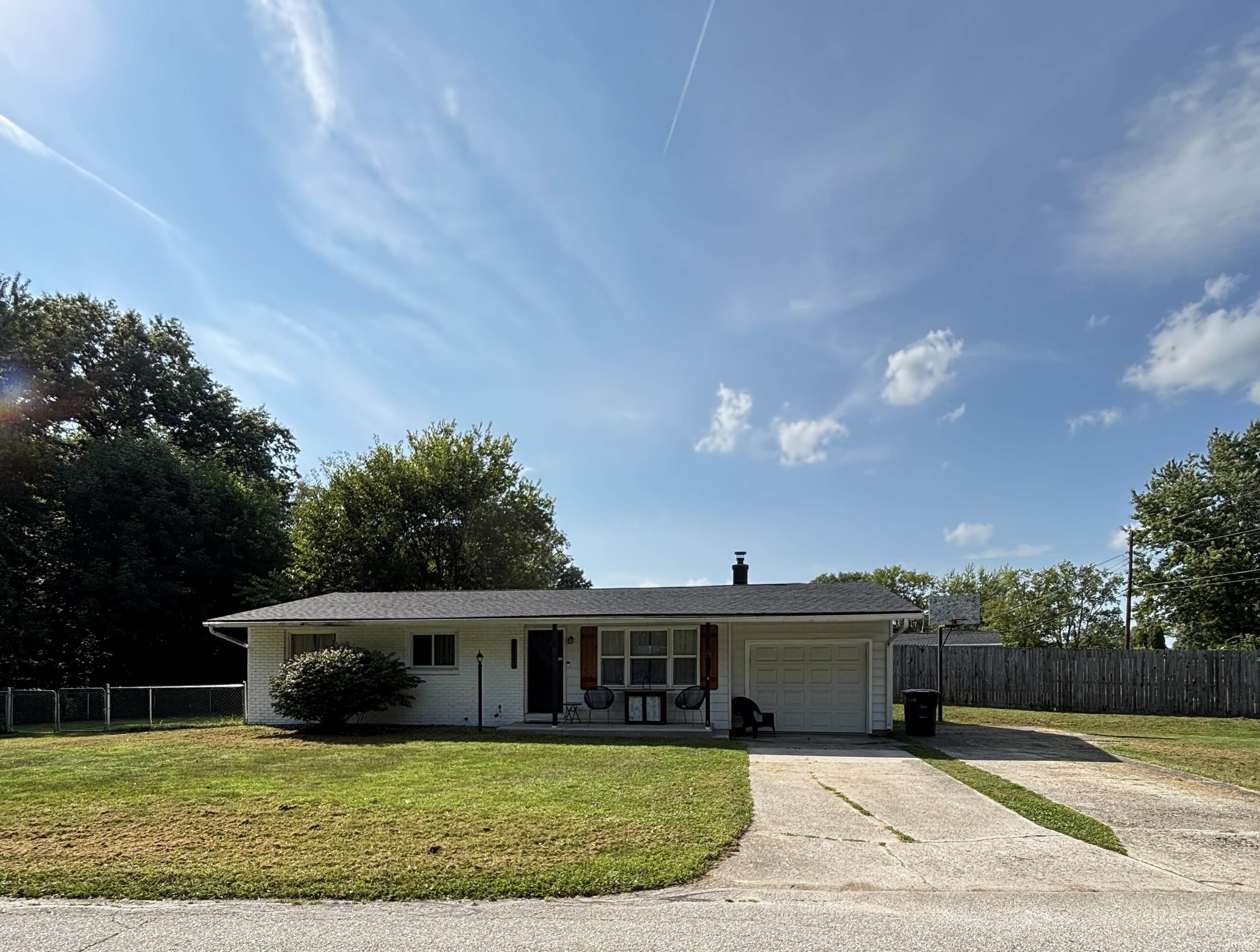 8203 Seward Lane — photo