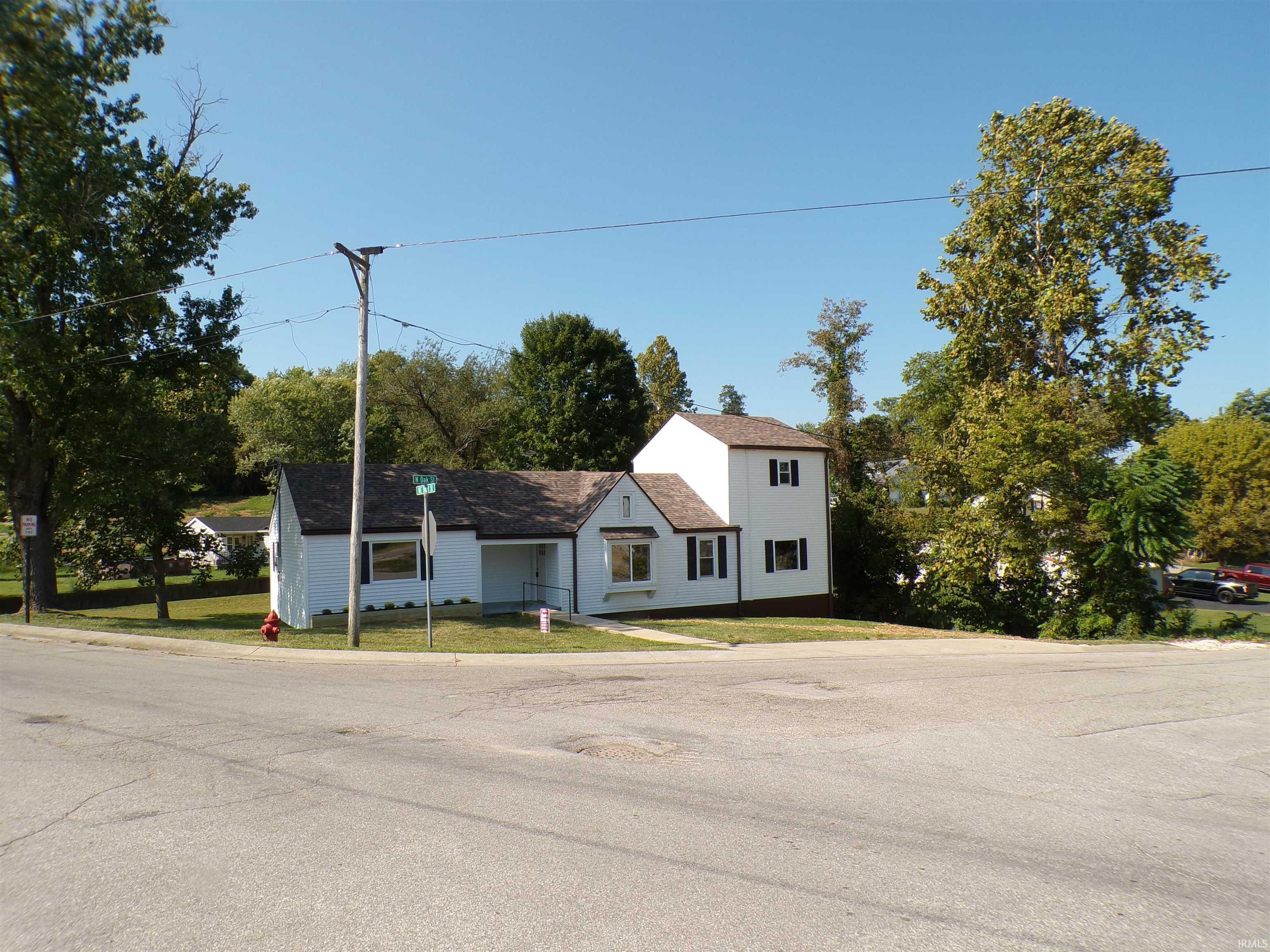 215 N Oak Street — photo