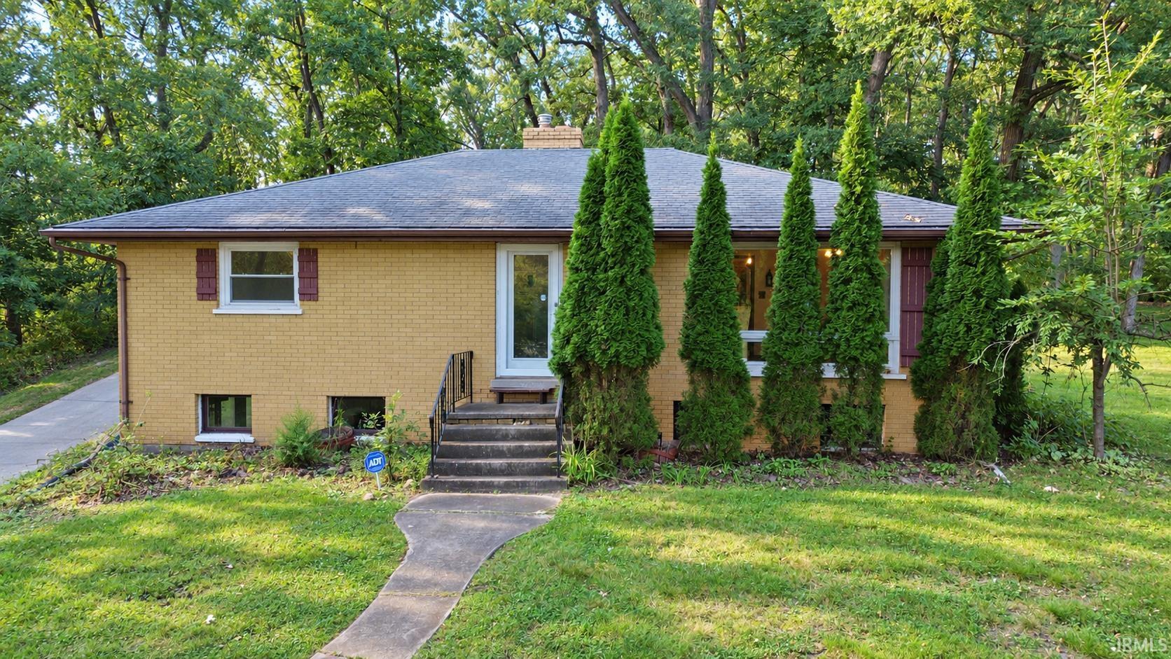 14822 Reeder Road, Crown Point, IN 46307