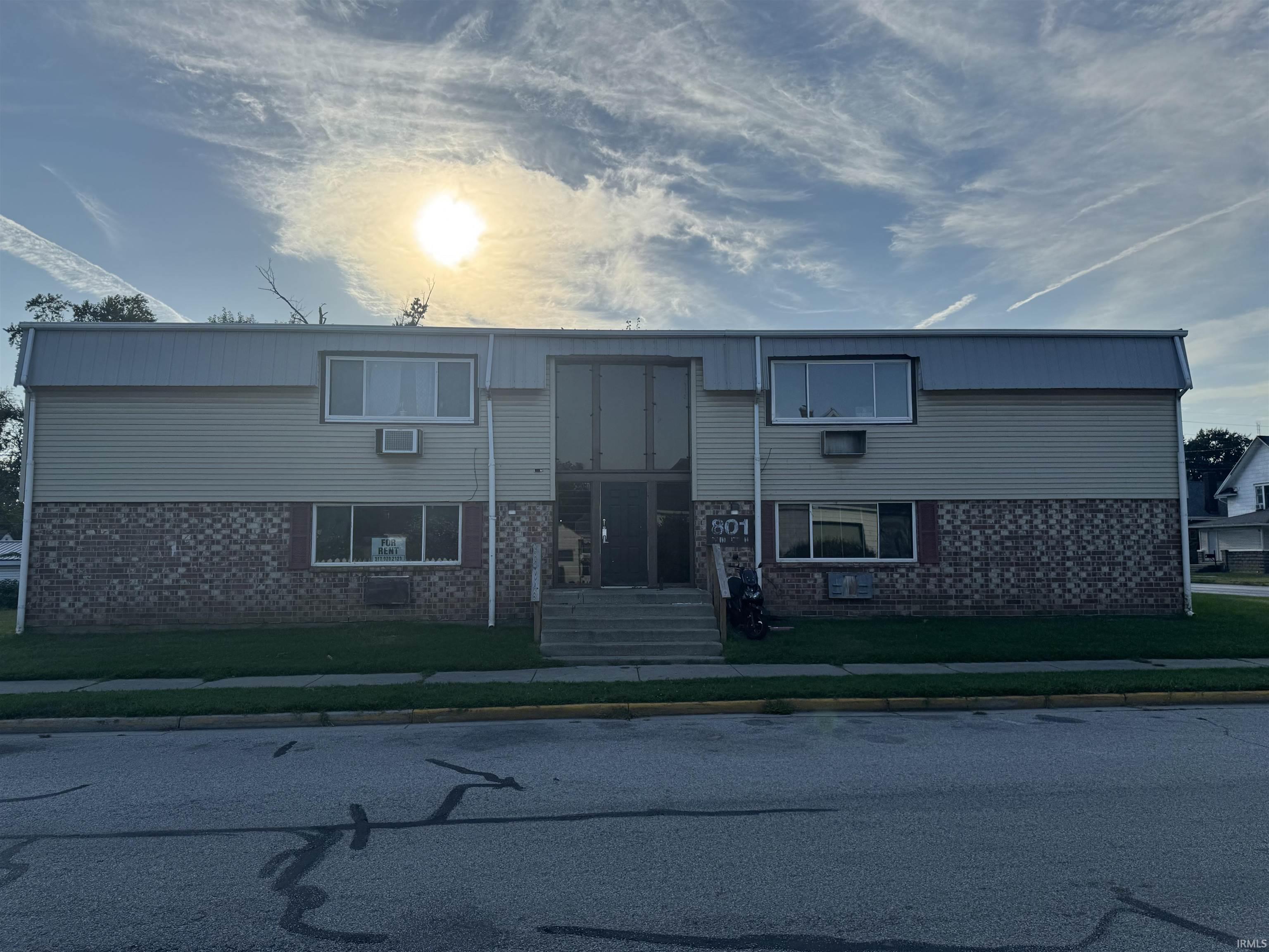 801 Princeton Street — photo
