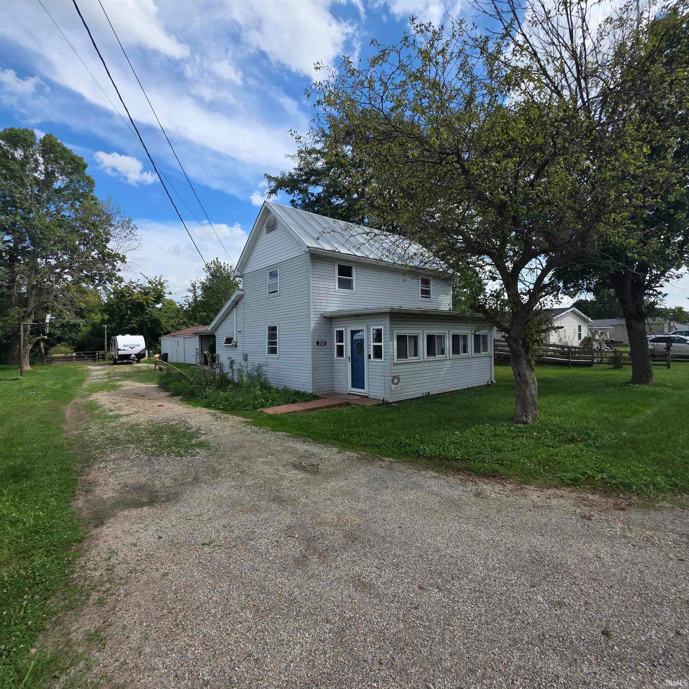 327 S Plum Street — photo