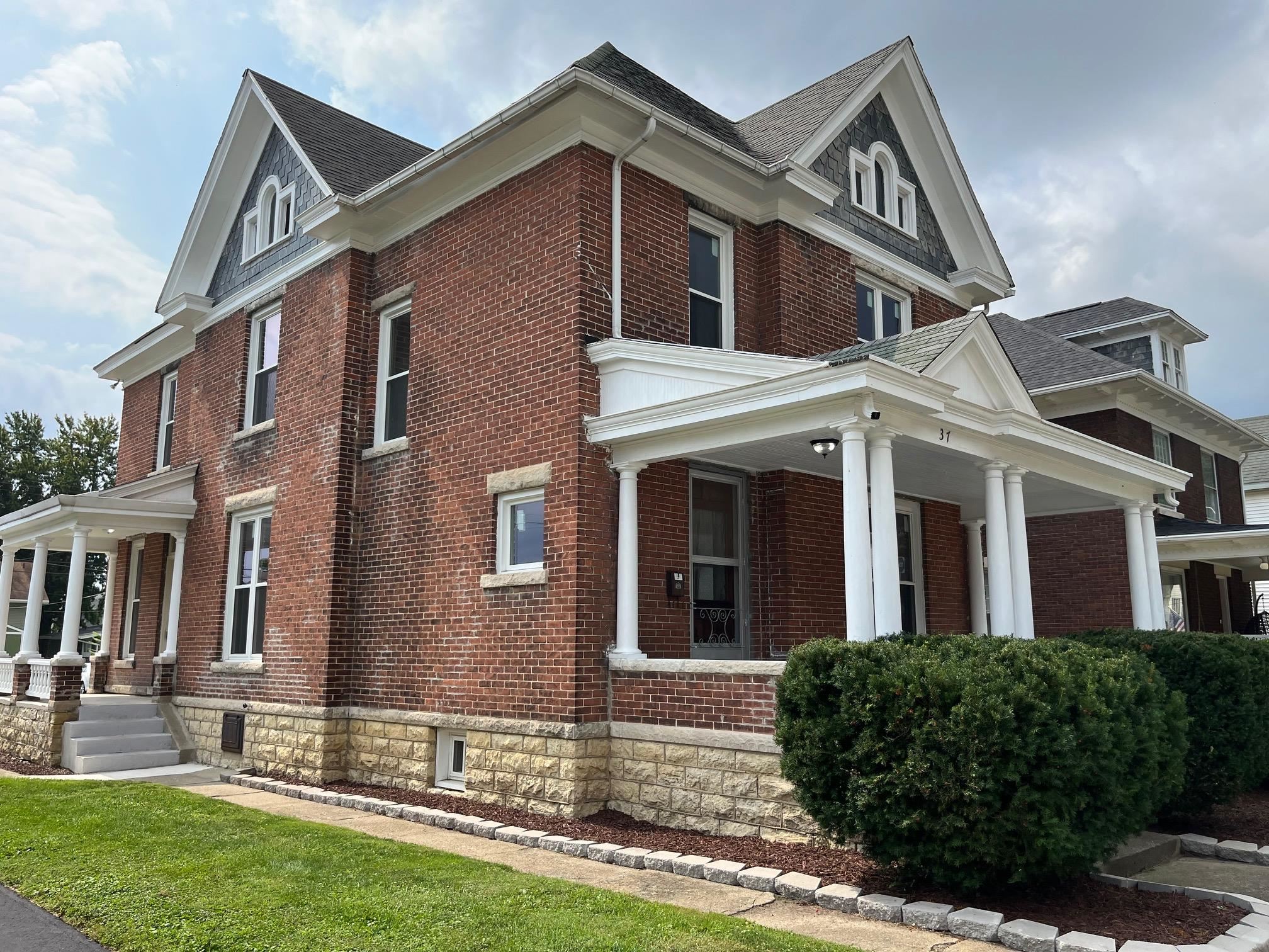 37 W Taylor Street — photo