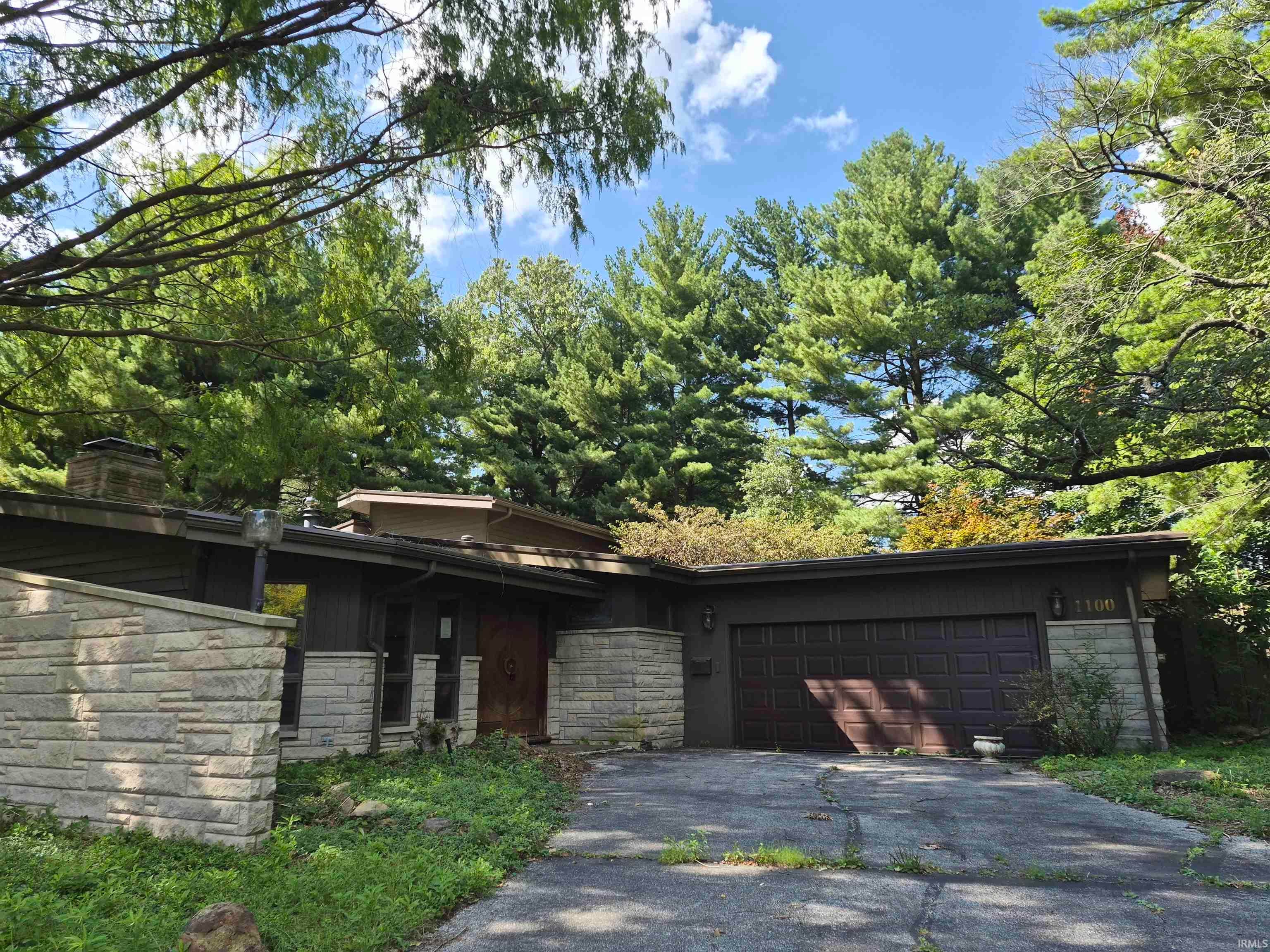 1100 W Tulip Lane — photo