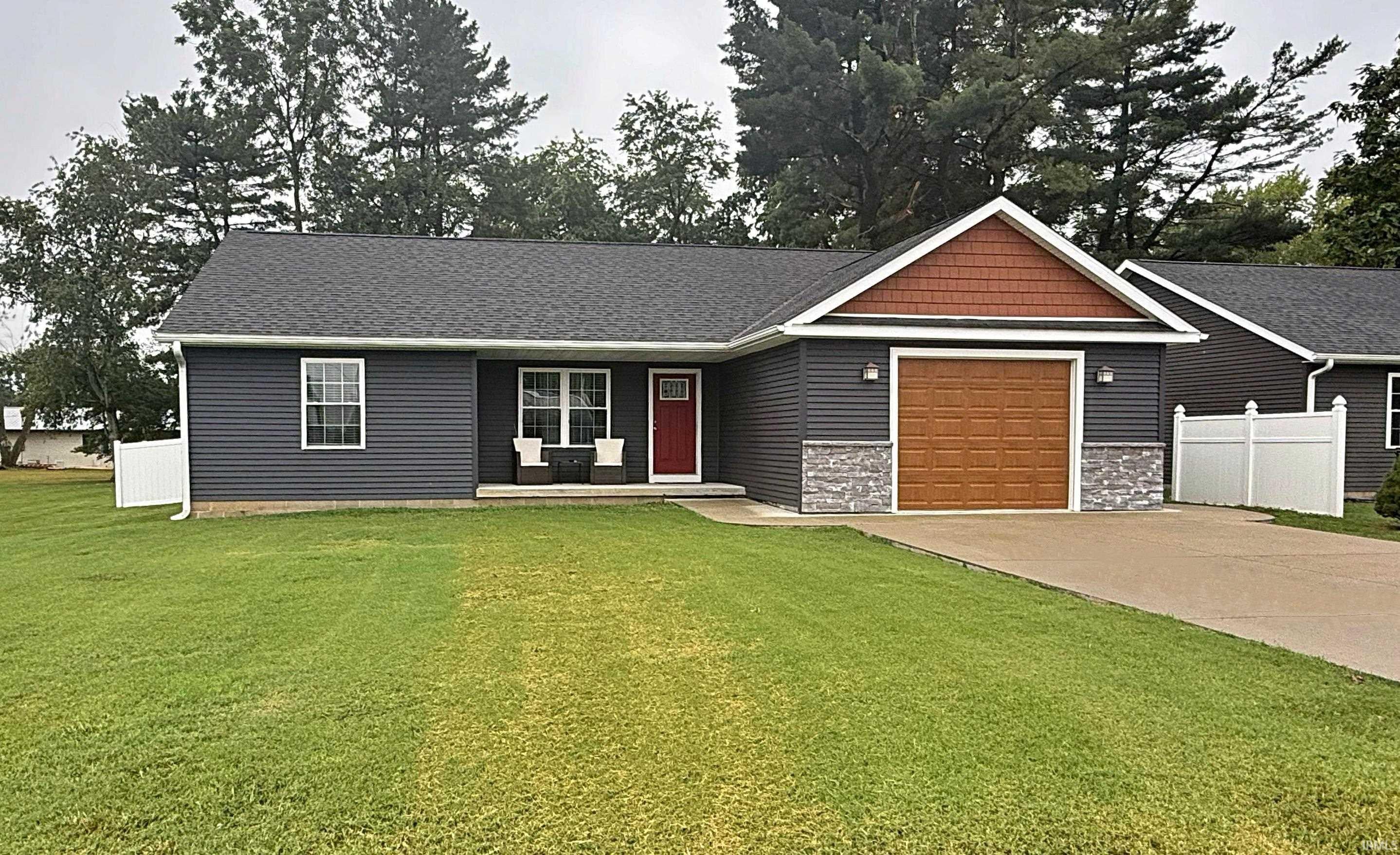 907 Longfellow Drive — photo