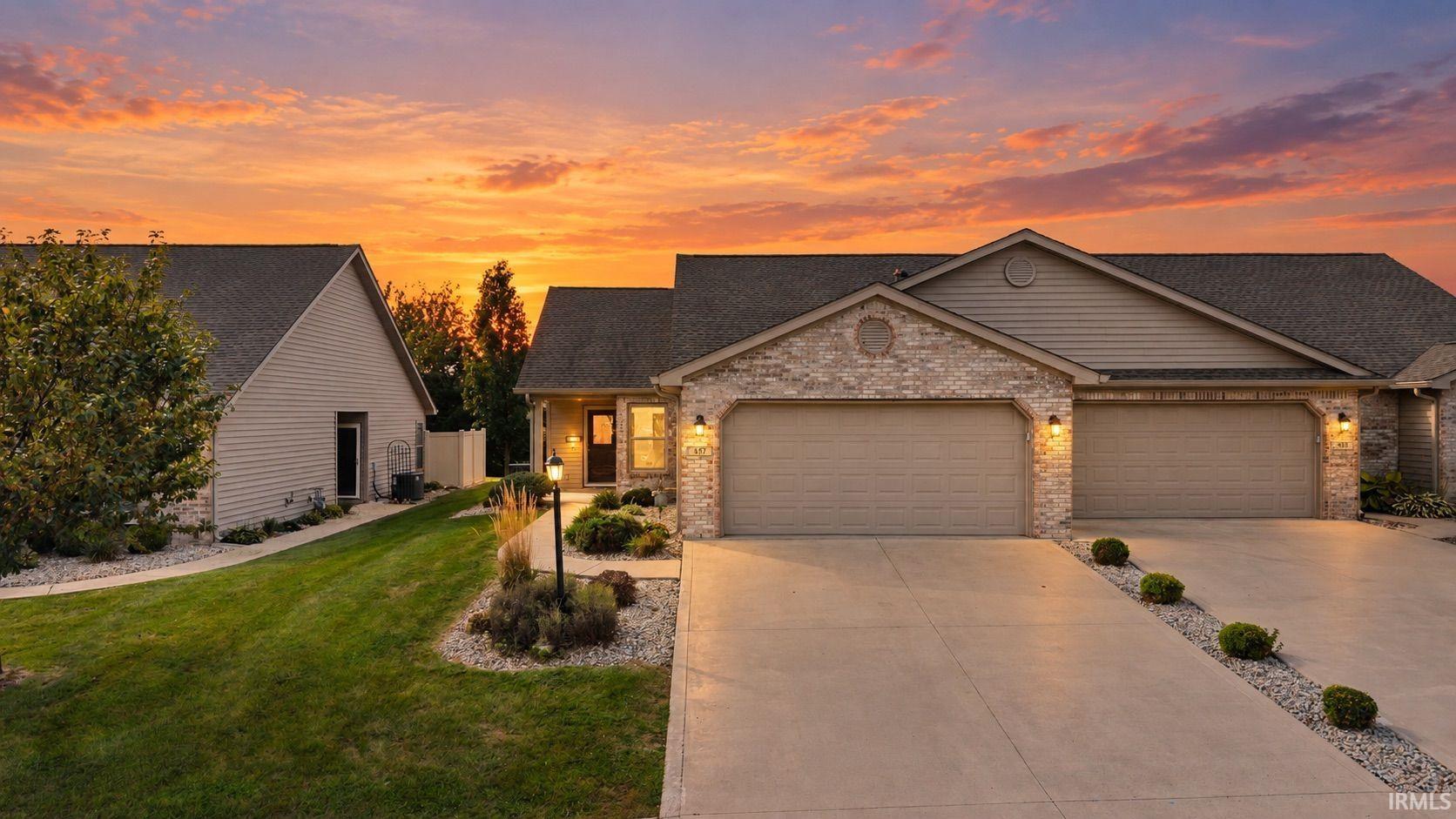 457 Kings Crossing — photo