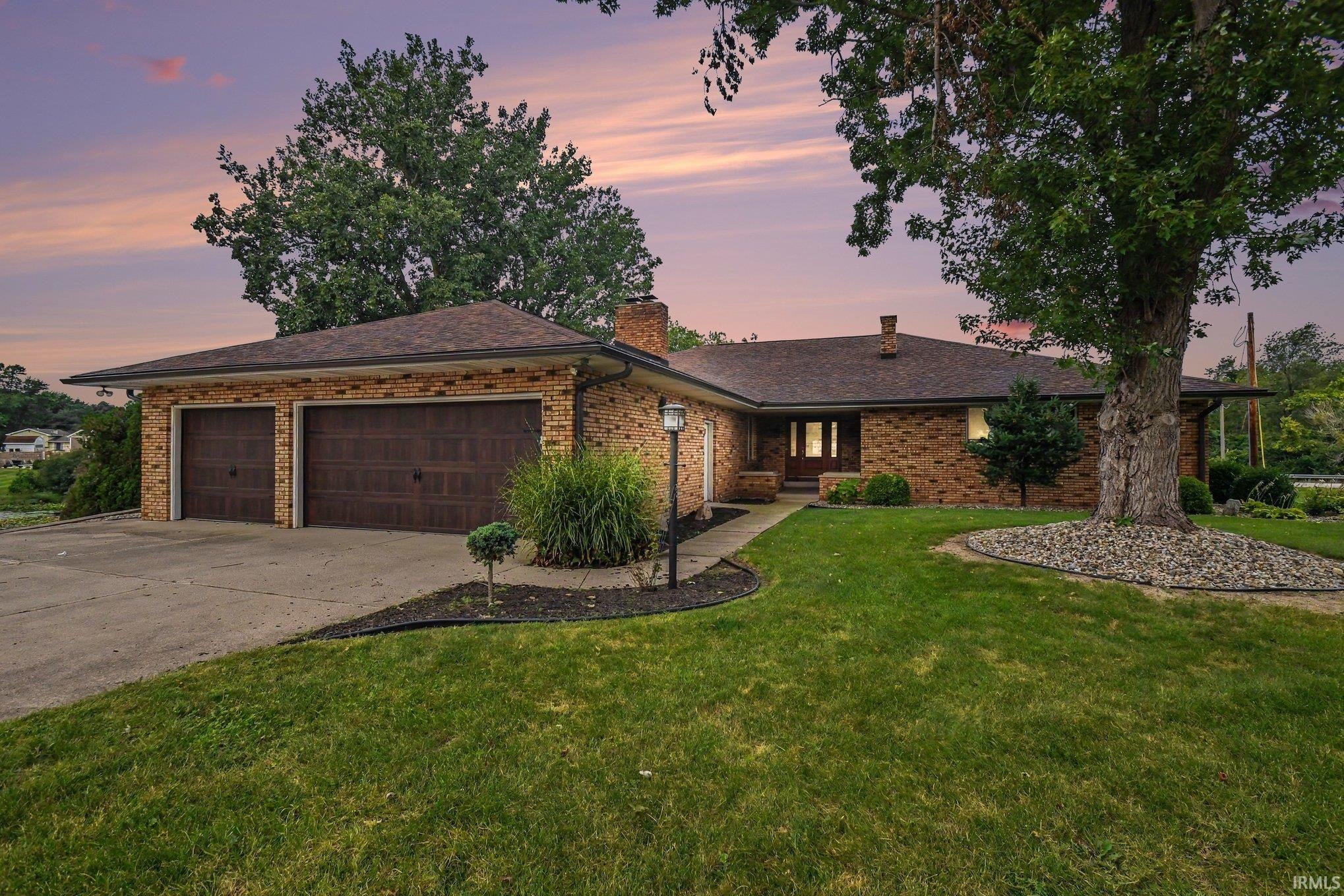 1116 Erin Court — photo