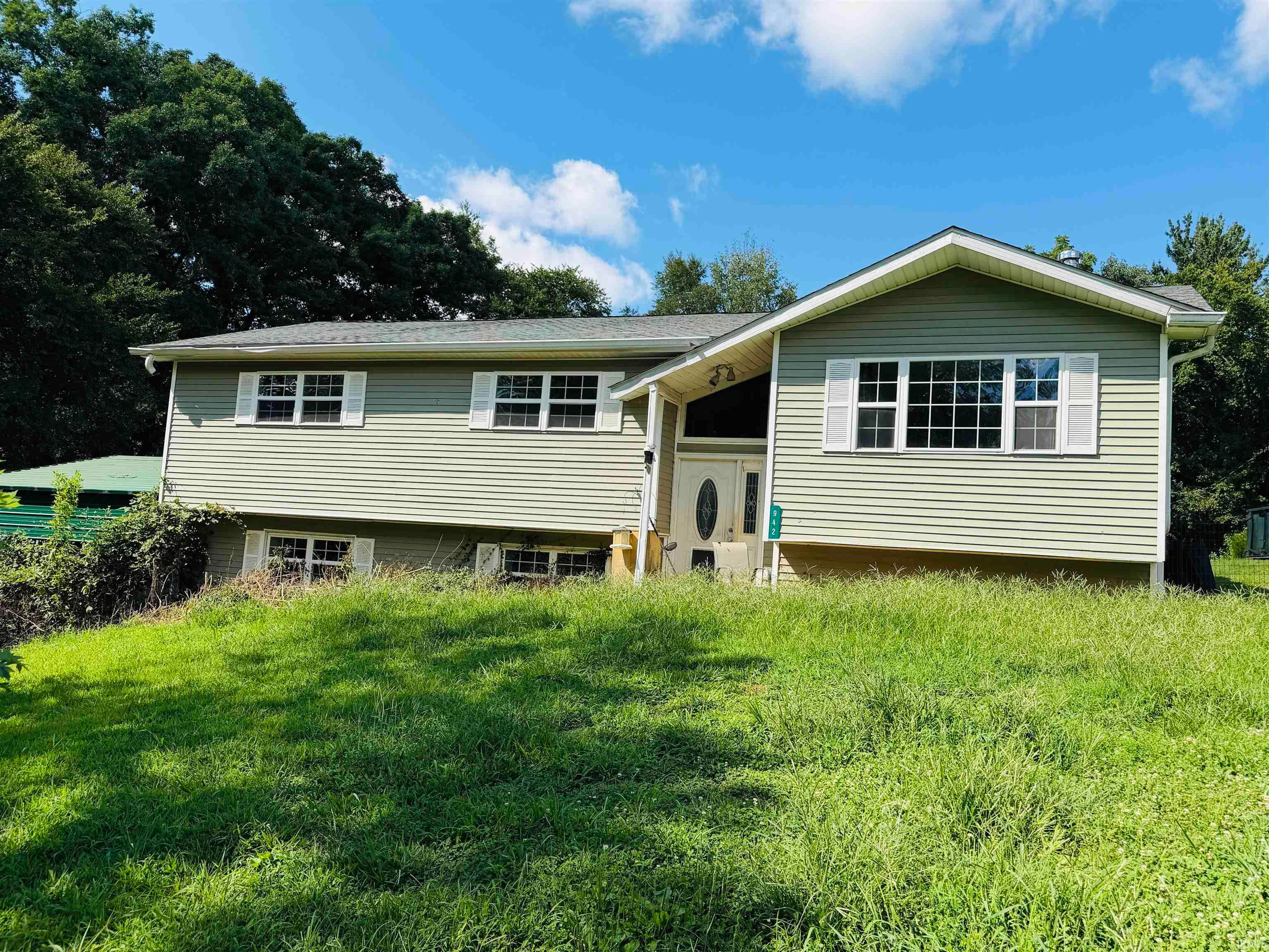 942 Sunny Acres Drive — photo