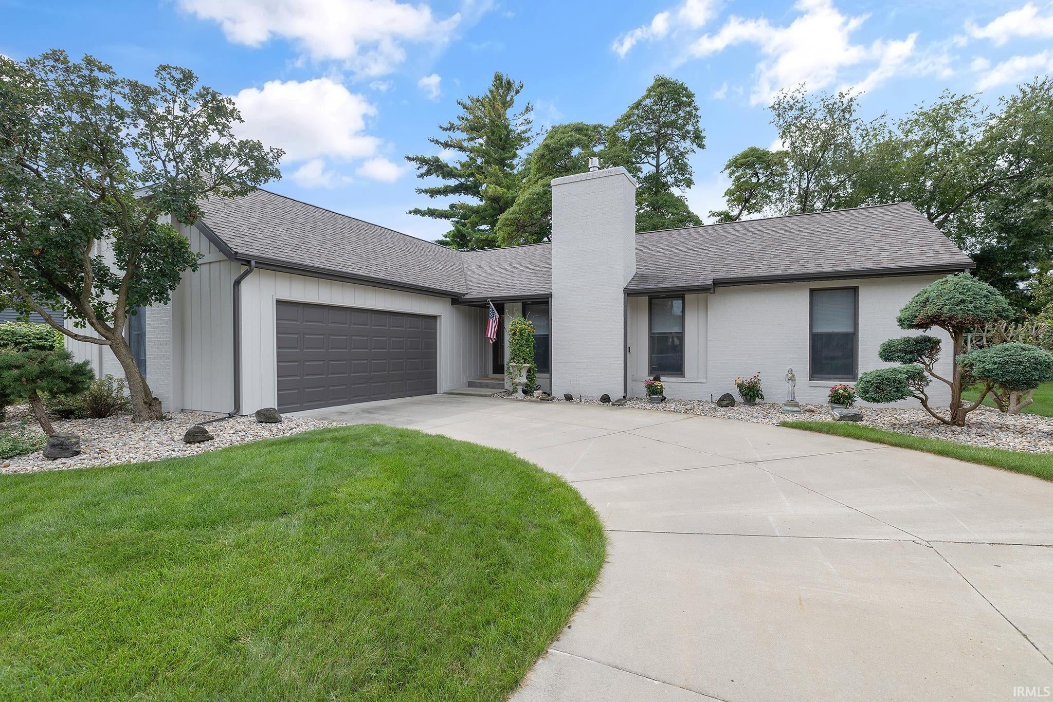 1755 Crabtree Lane — photo