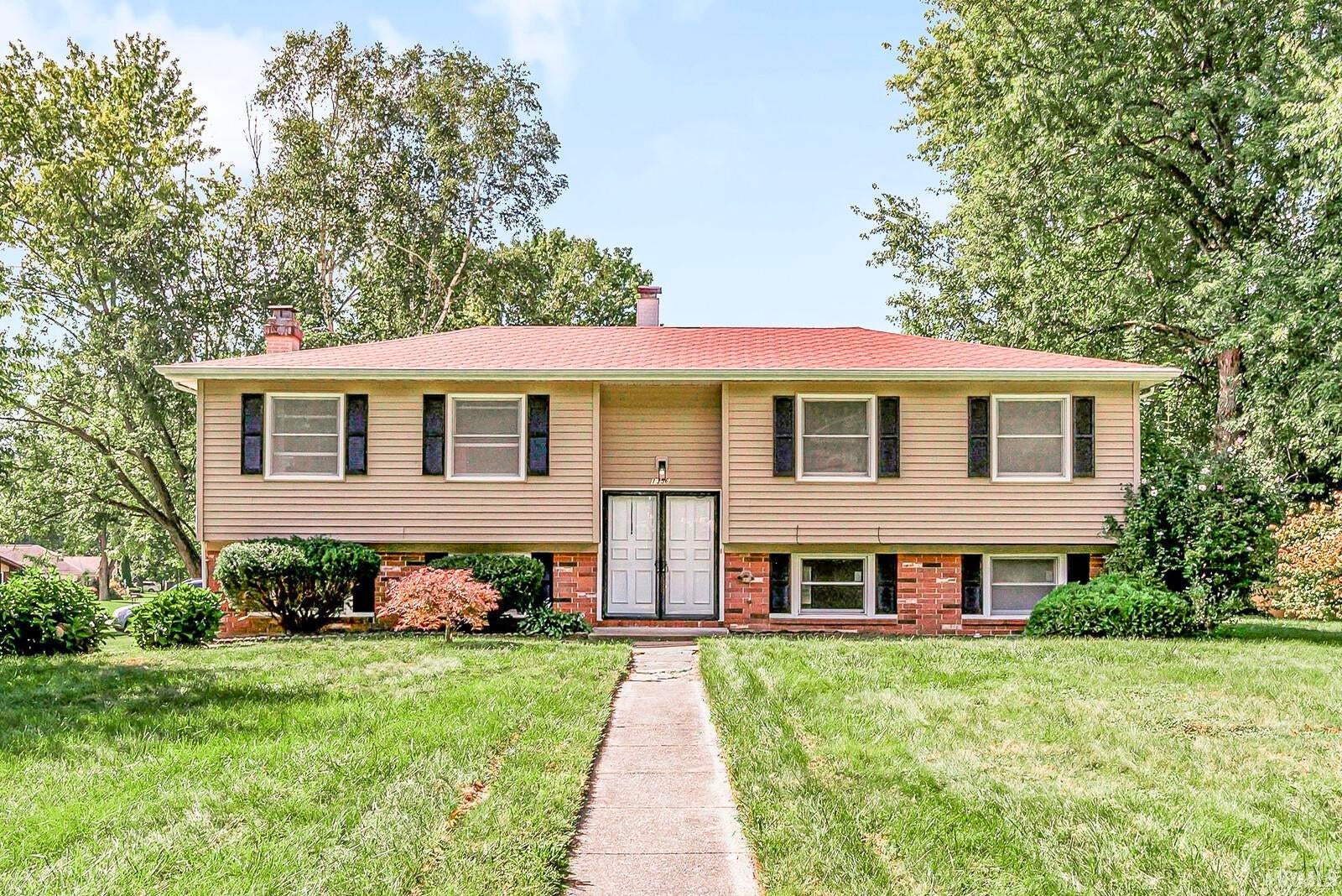1356 Hampshire Drive — photo