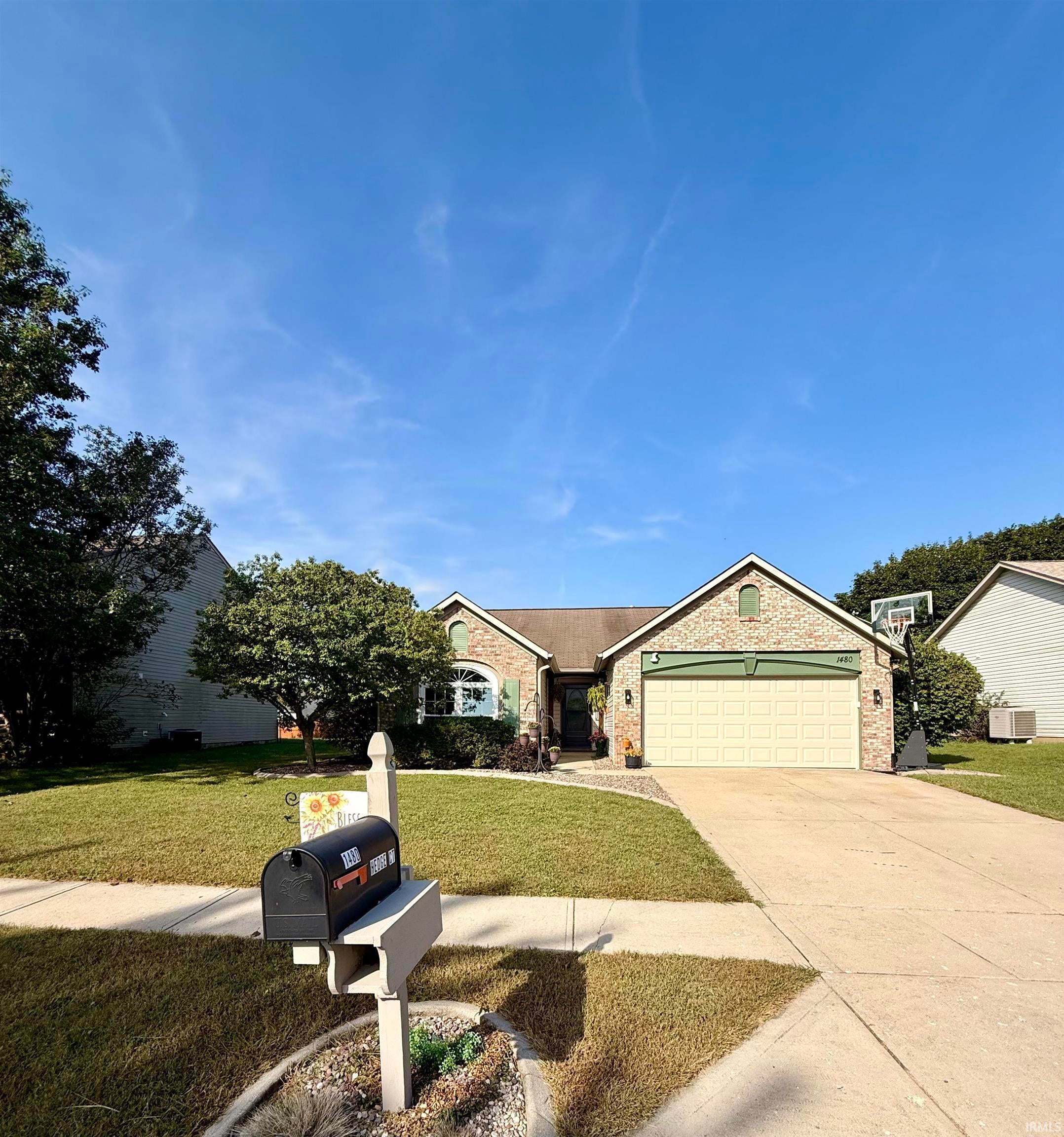 1480 Hedge Court — photo