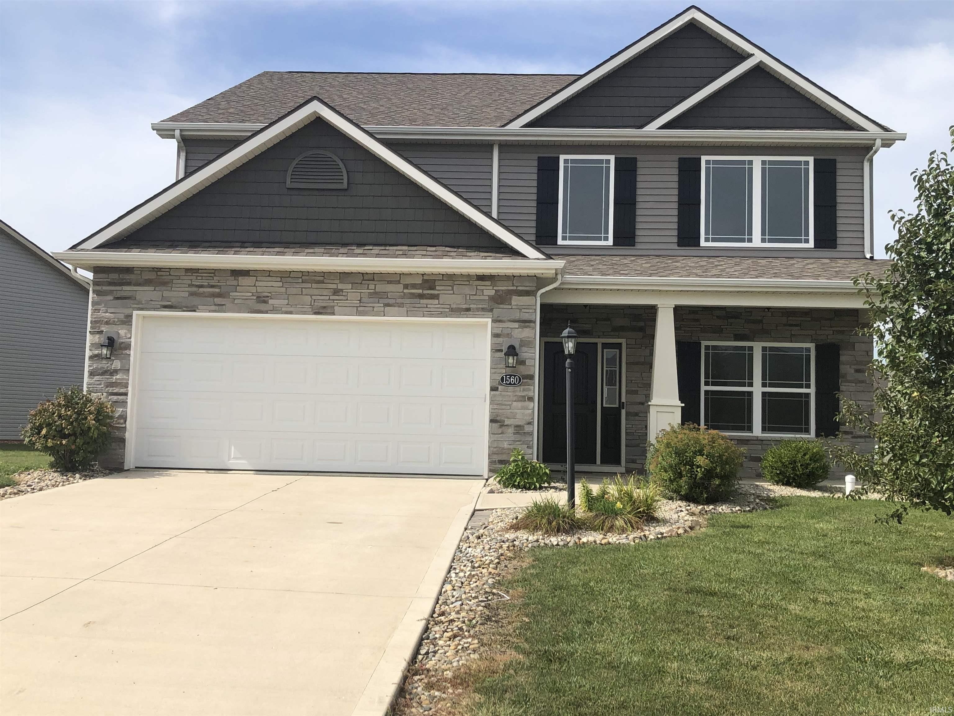 1560 Glen Hollow Drive — photo