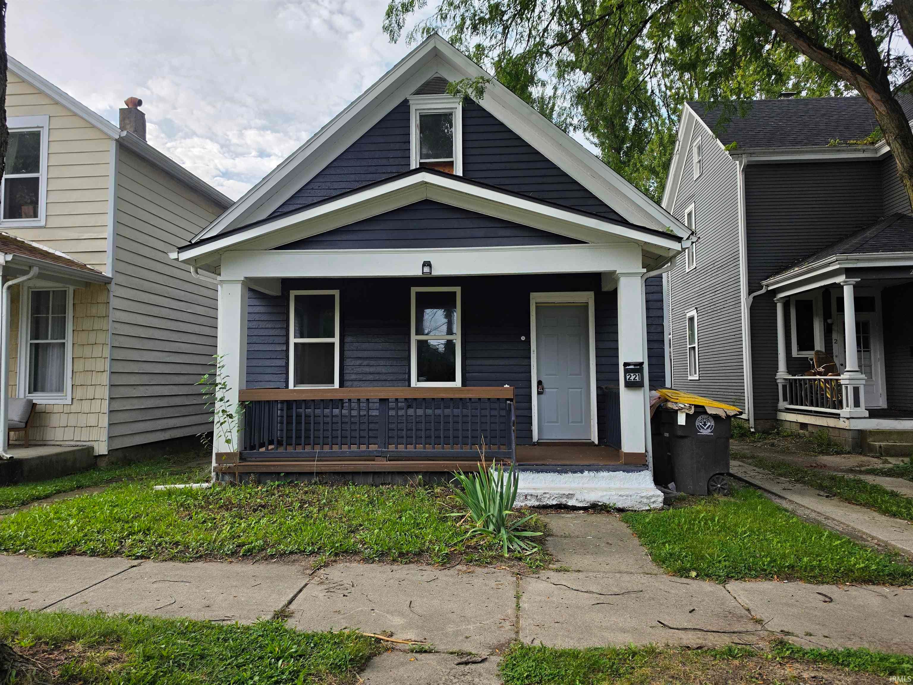 221 W Woodland Avenue — photo