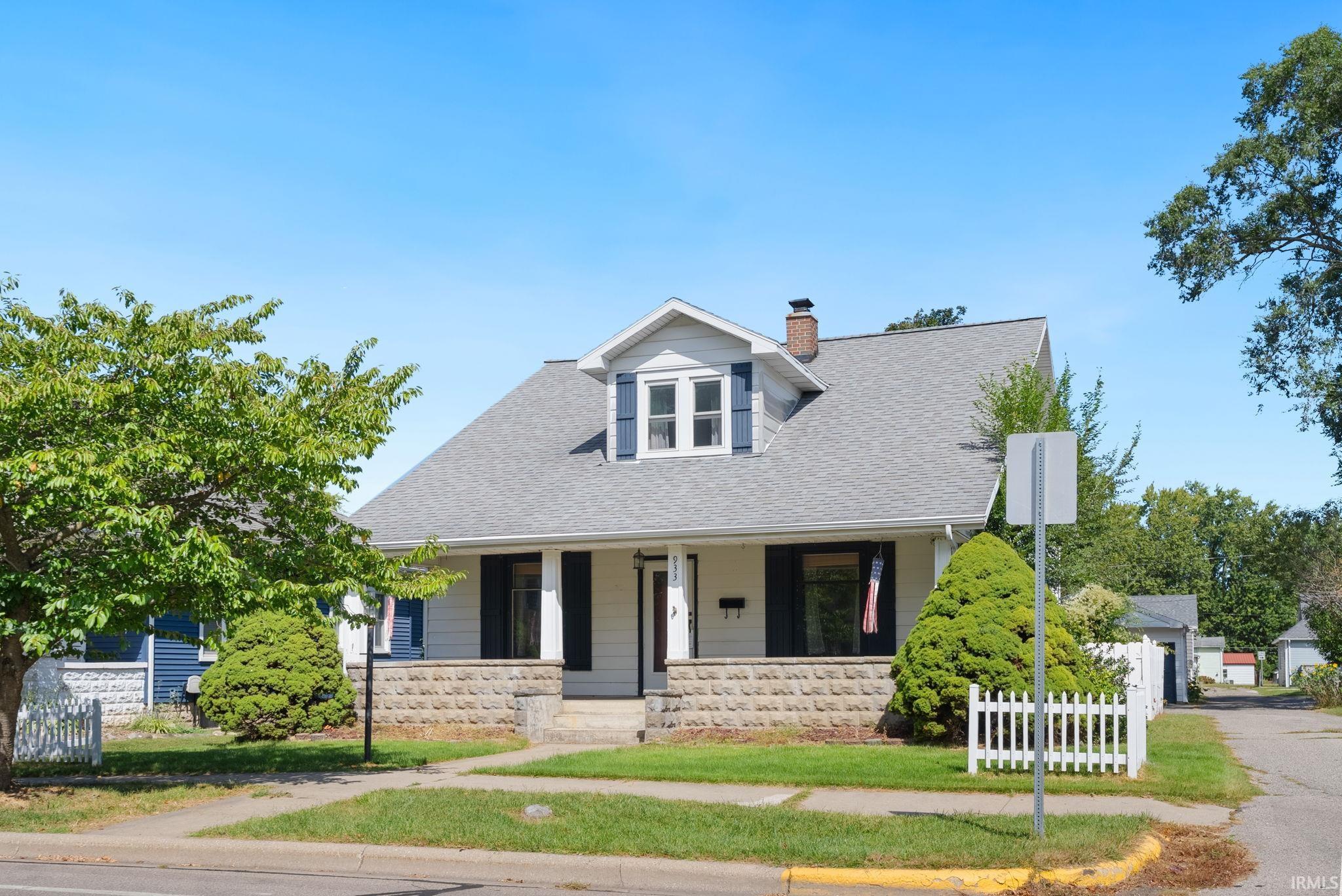 933 E Main Street — photo