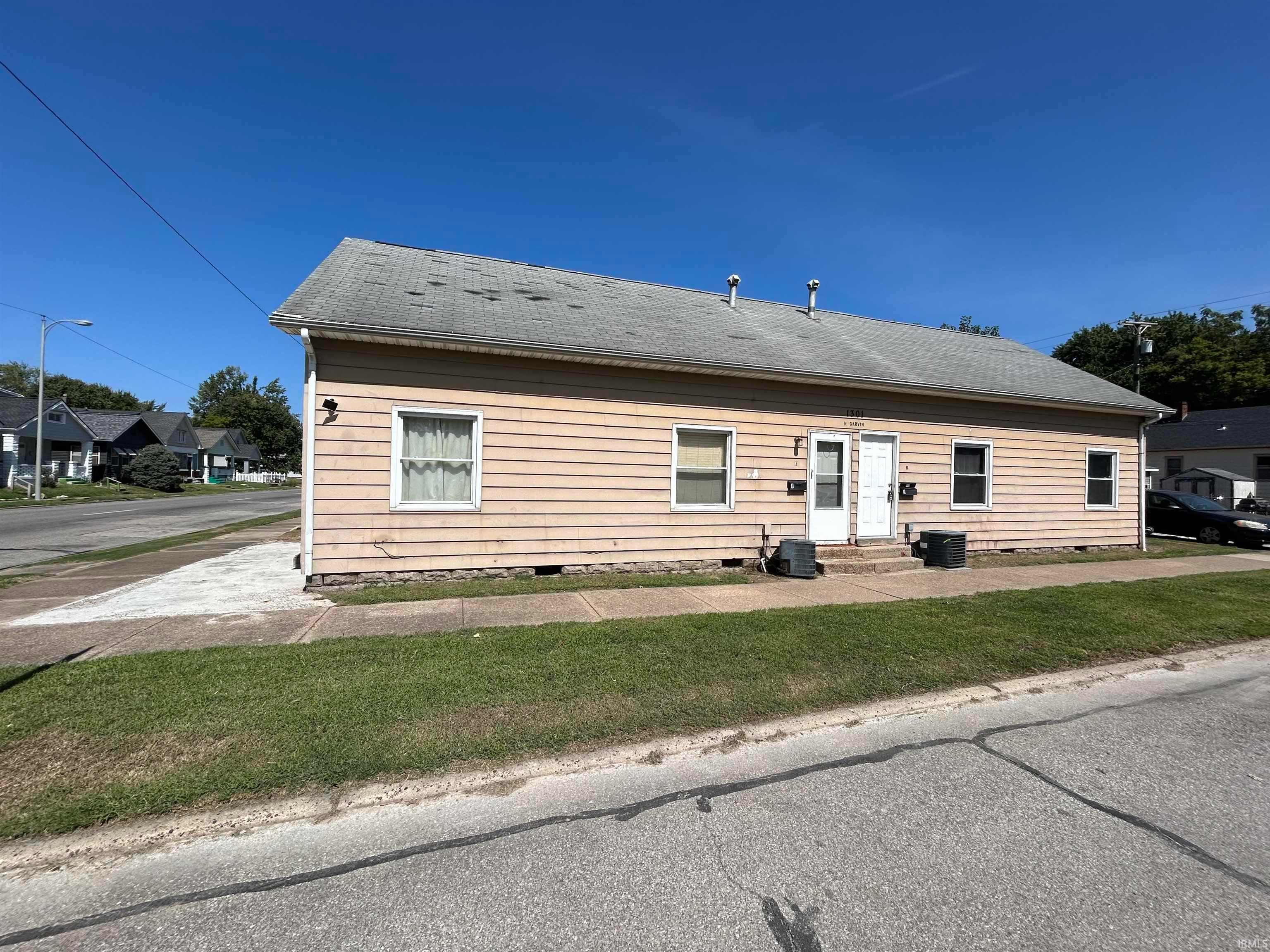 1301 N Garvin Street — photo