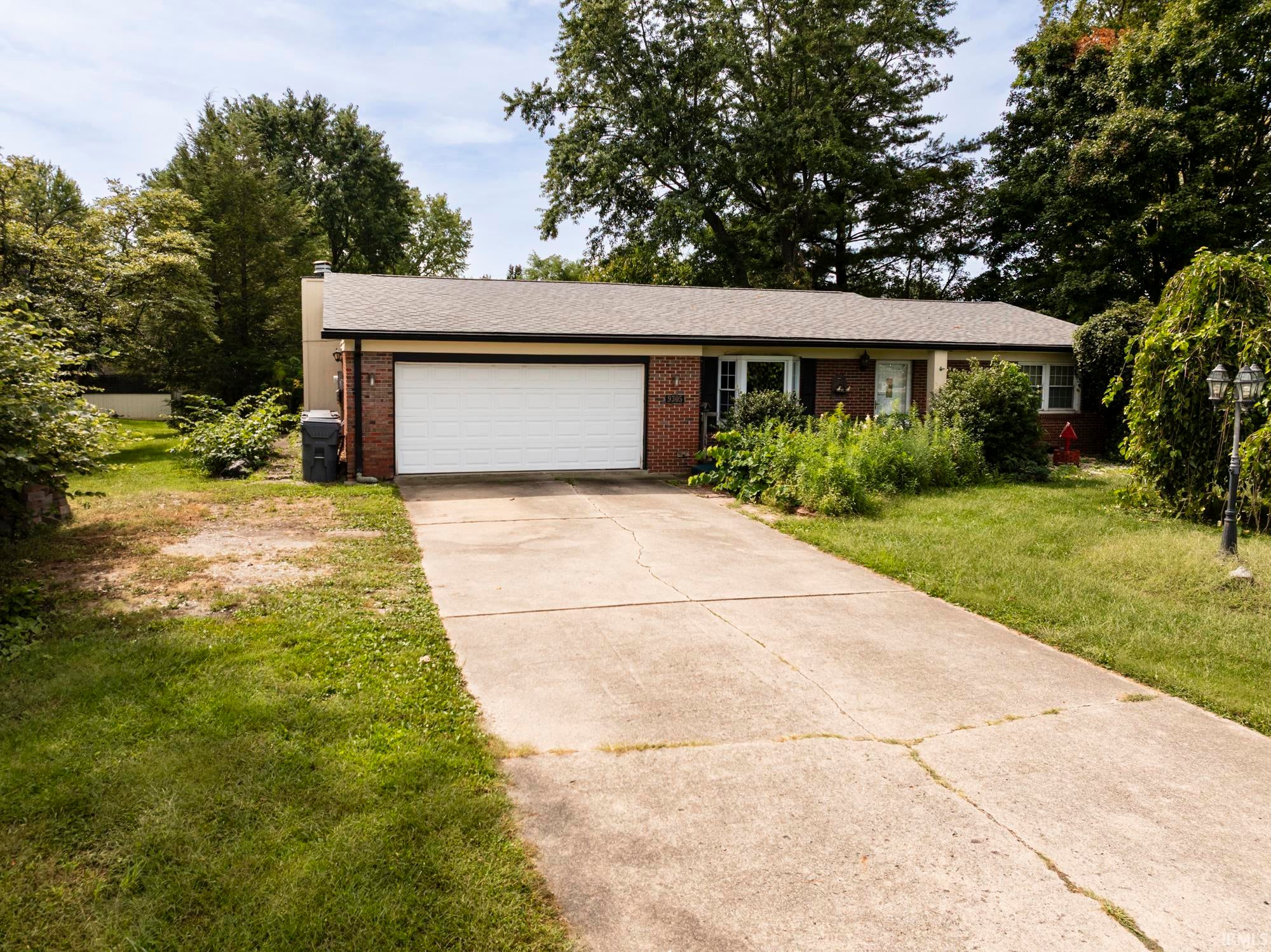 9305 W River Road — photo
