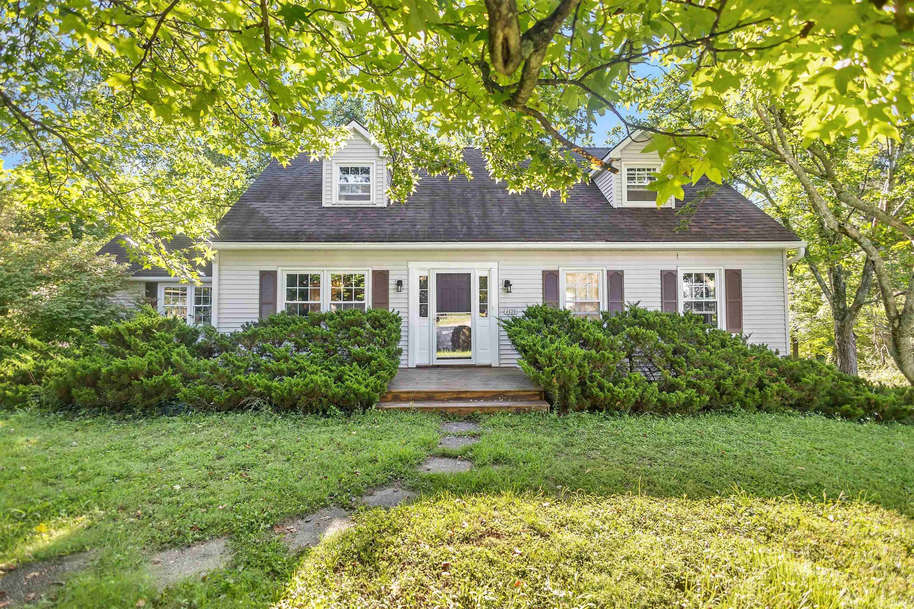 4520 E Cambridge Court — photo