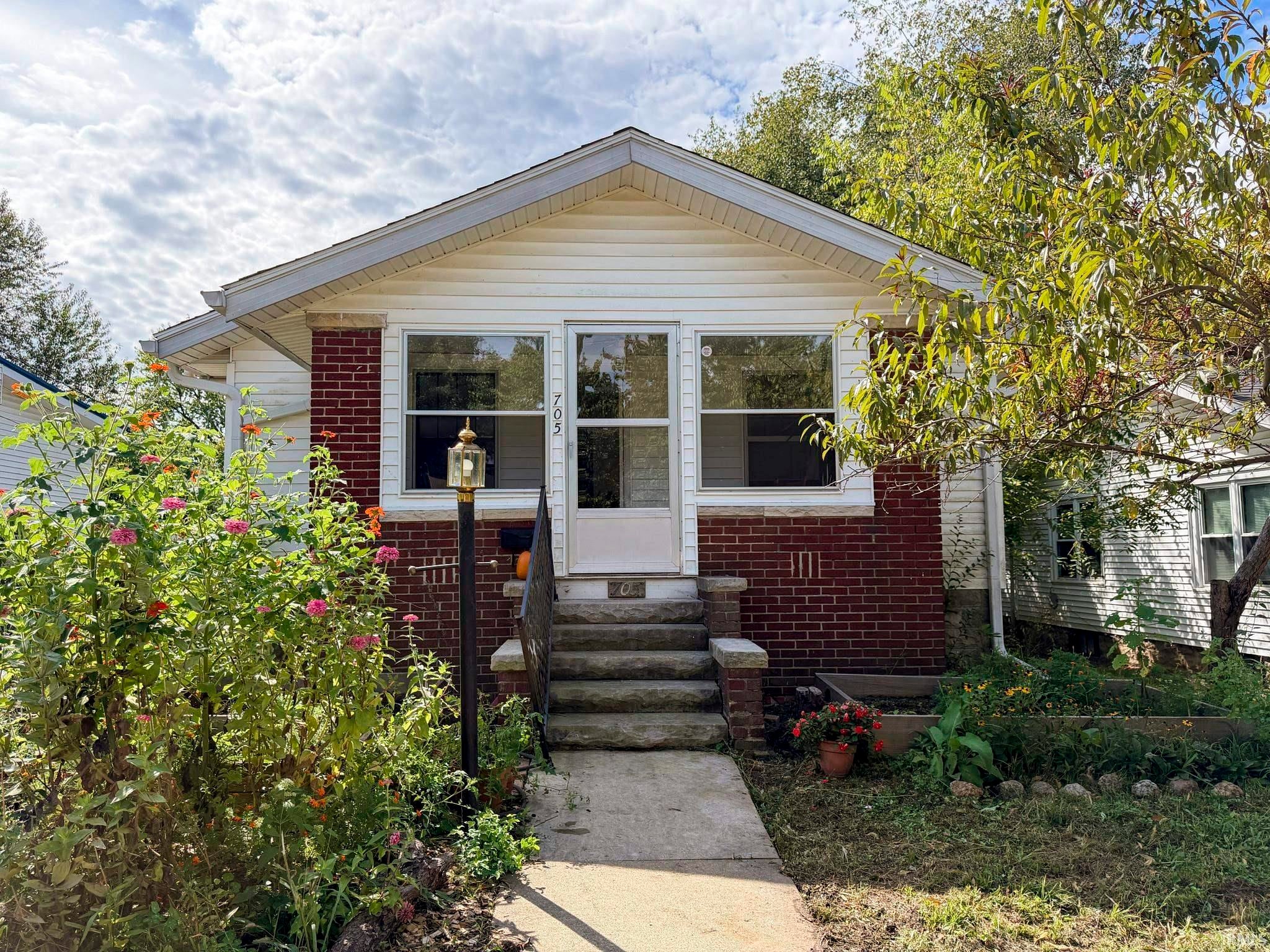 705 W Wylie Street — photo